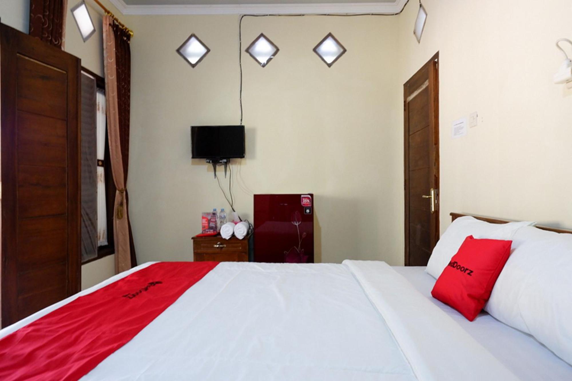 Standard Double Room - Photo 2