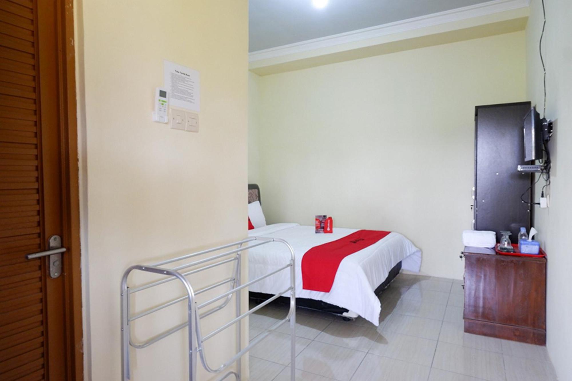 Standard Double Room - Photo 7