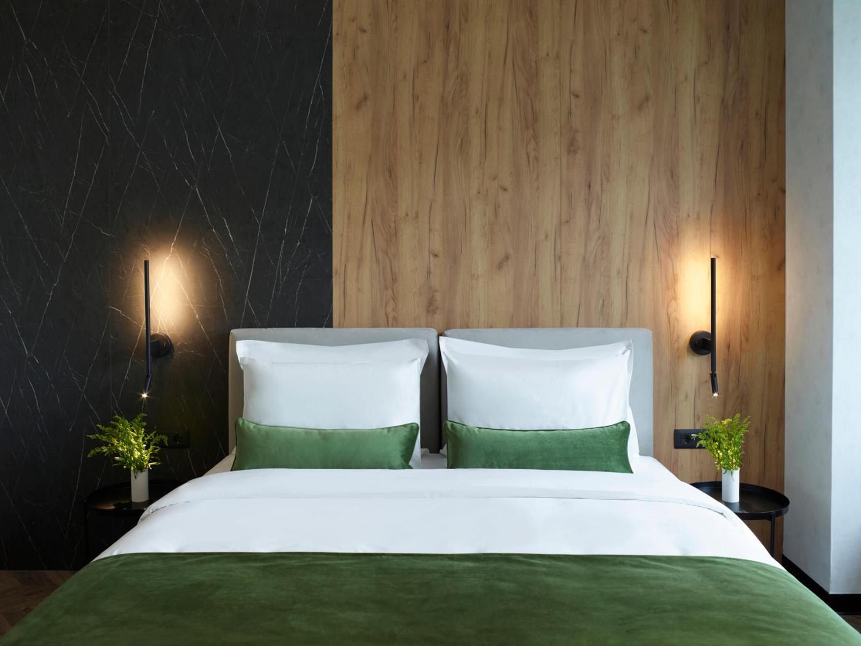 The Port Comfort Room - Photo 1