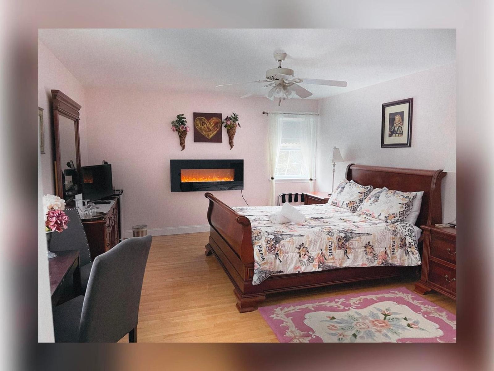 Queen Room photo 1