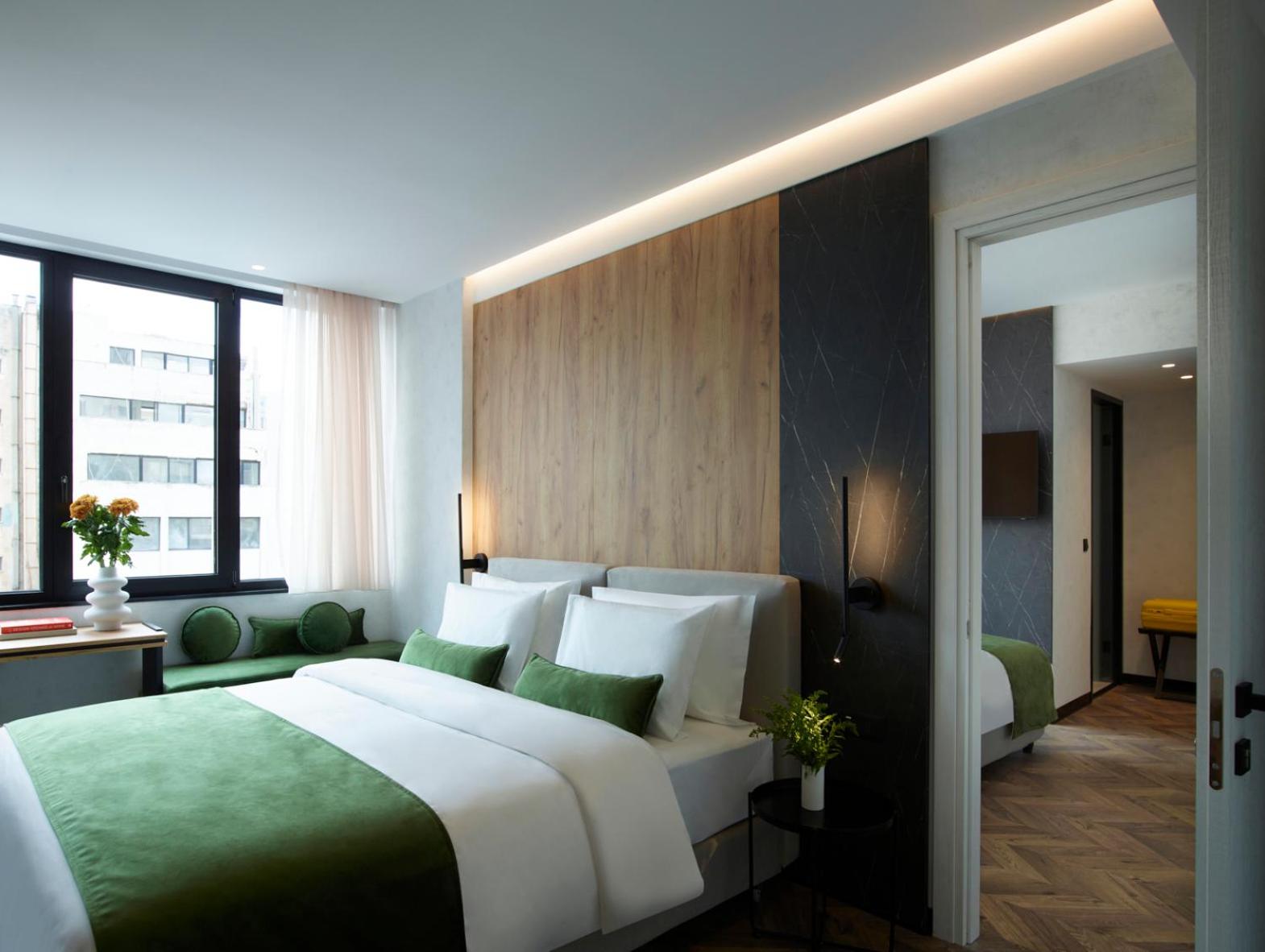 The Port Friends & Family Room