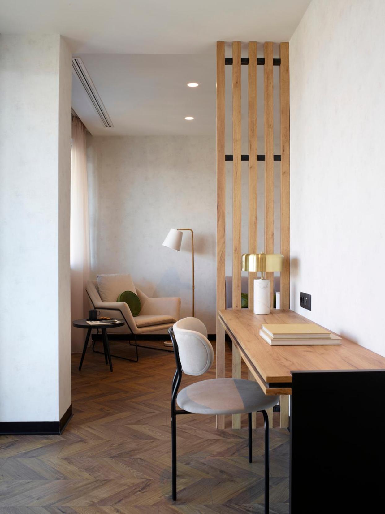 The Port Square Suite thumbnail 6