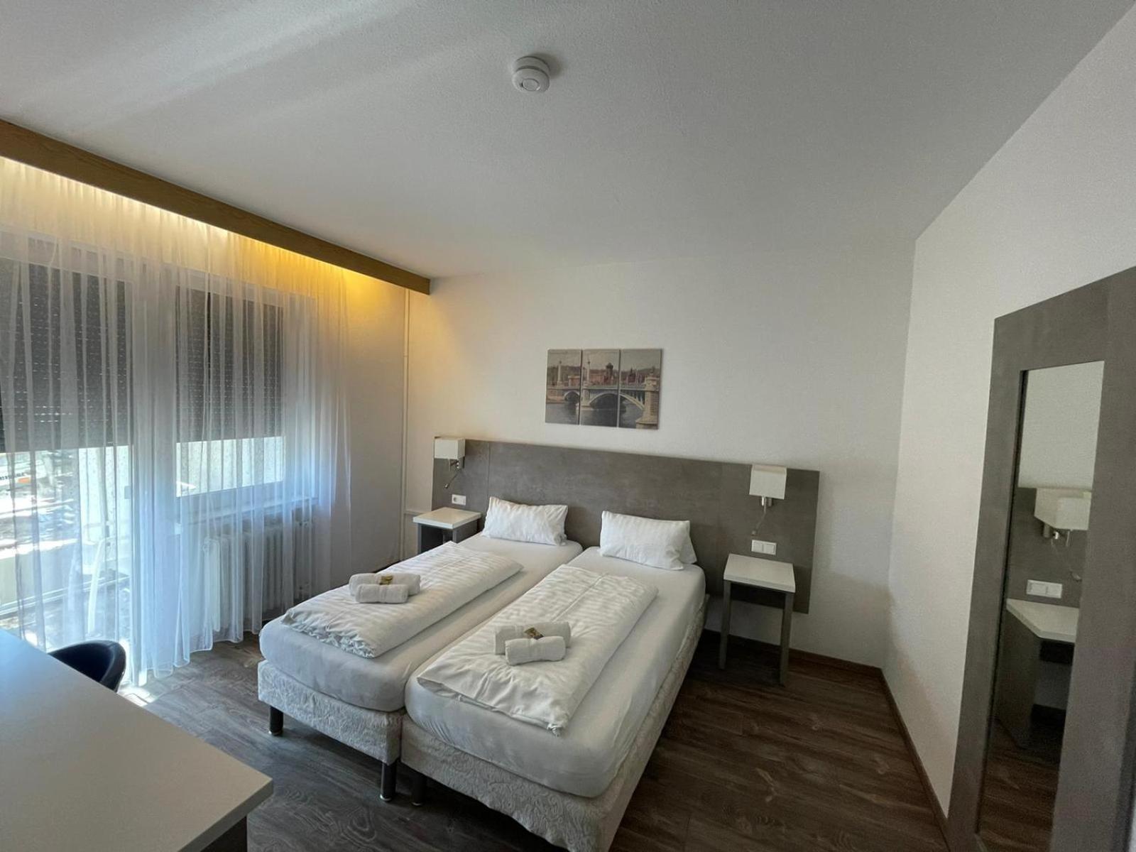 Double or Twin Room - Photo 3