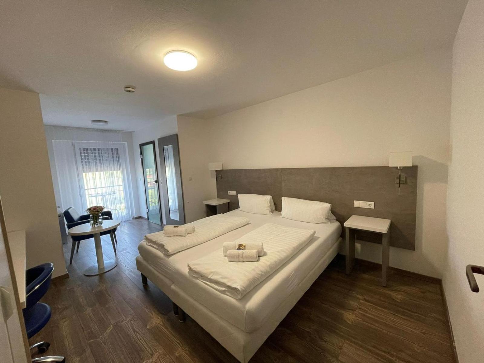 Double or Twin Room - Photo 4