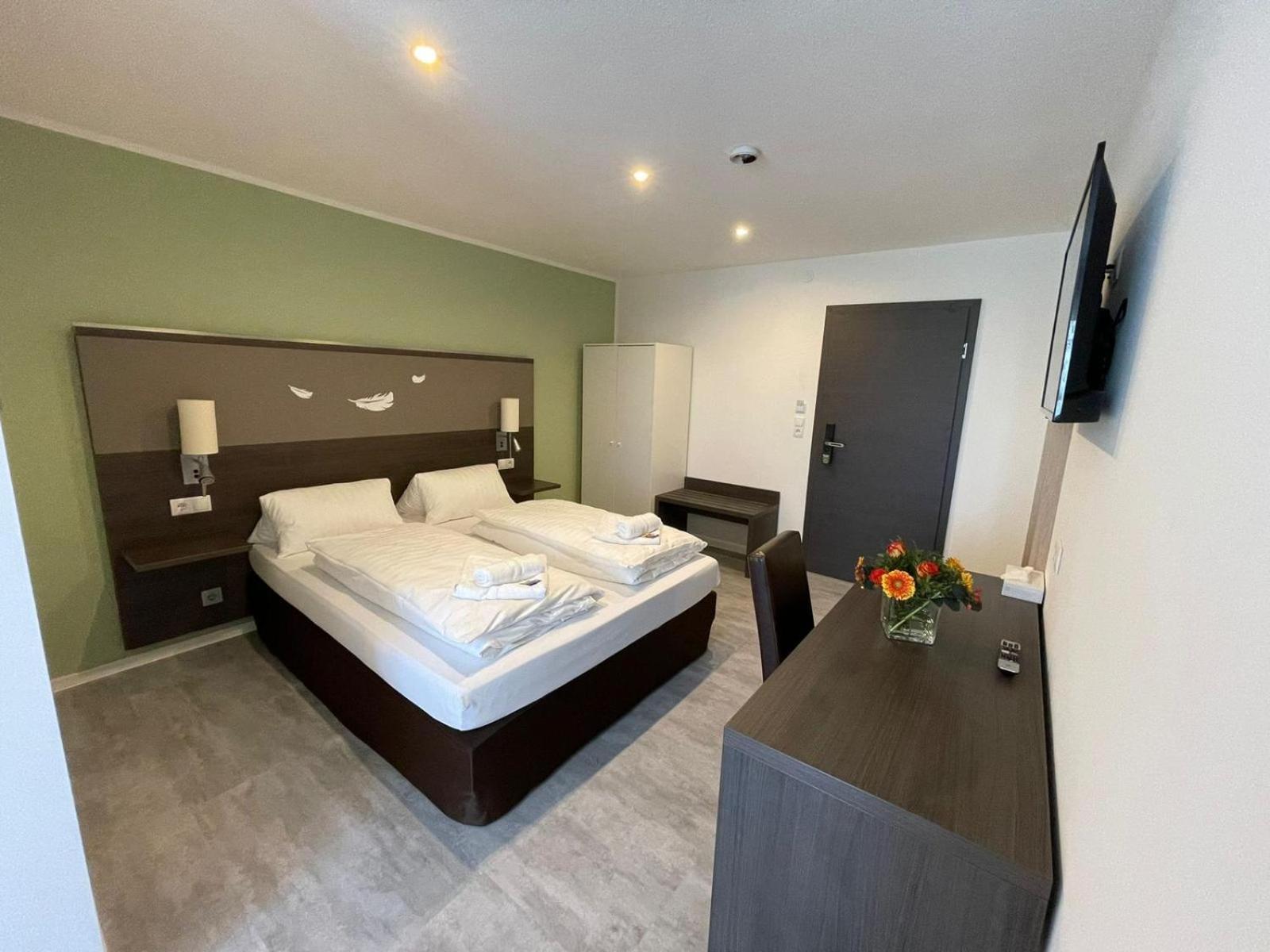 Double or Twin Room - Photo 6