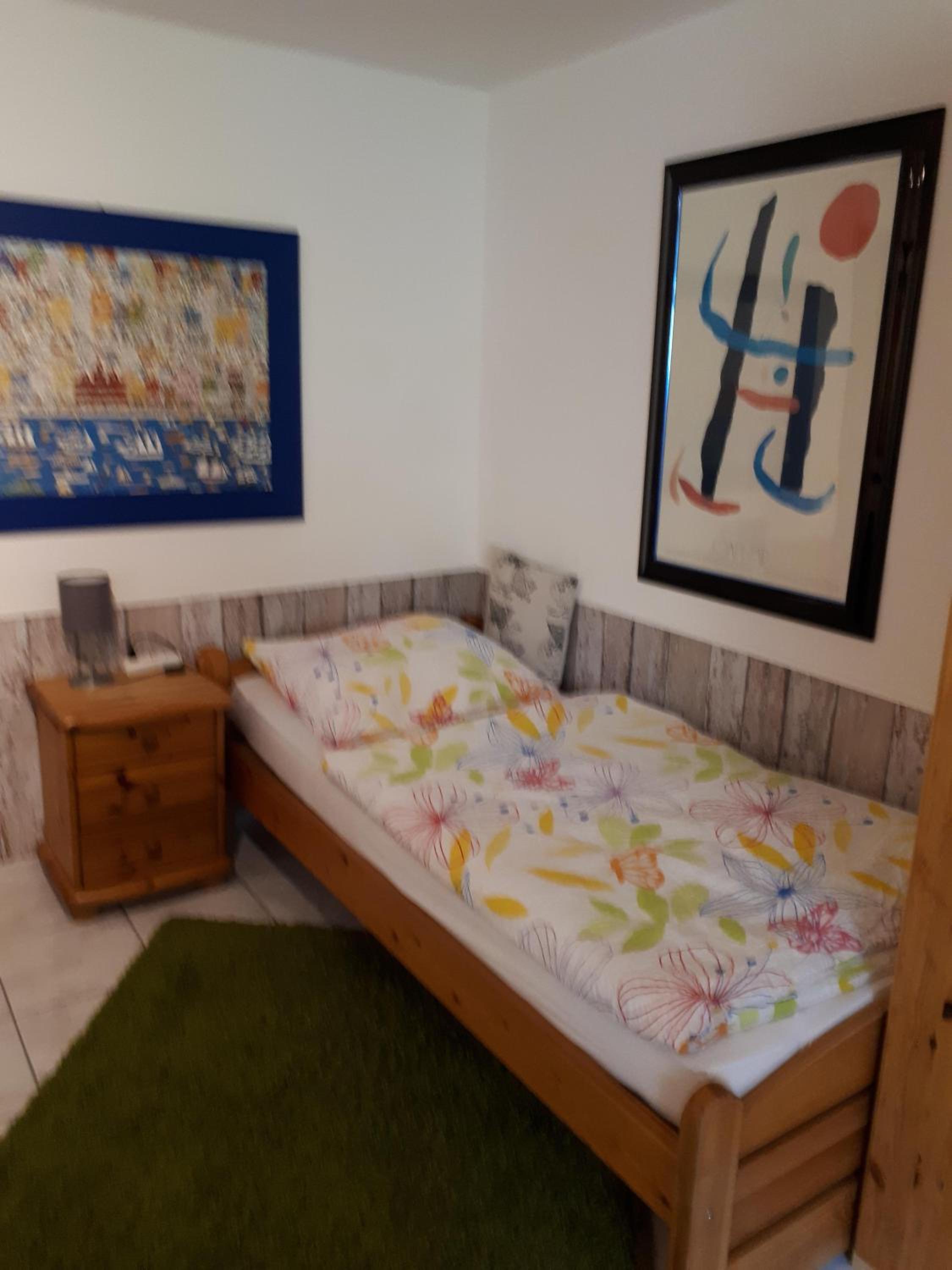 Single Room with Shared Bathroom photo 2