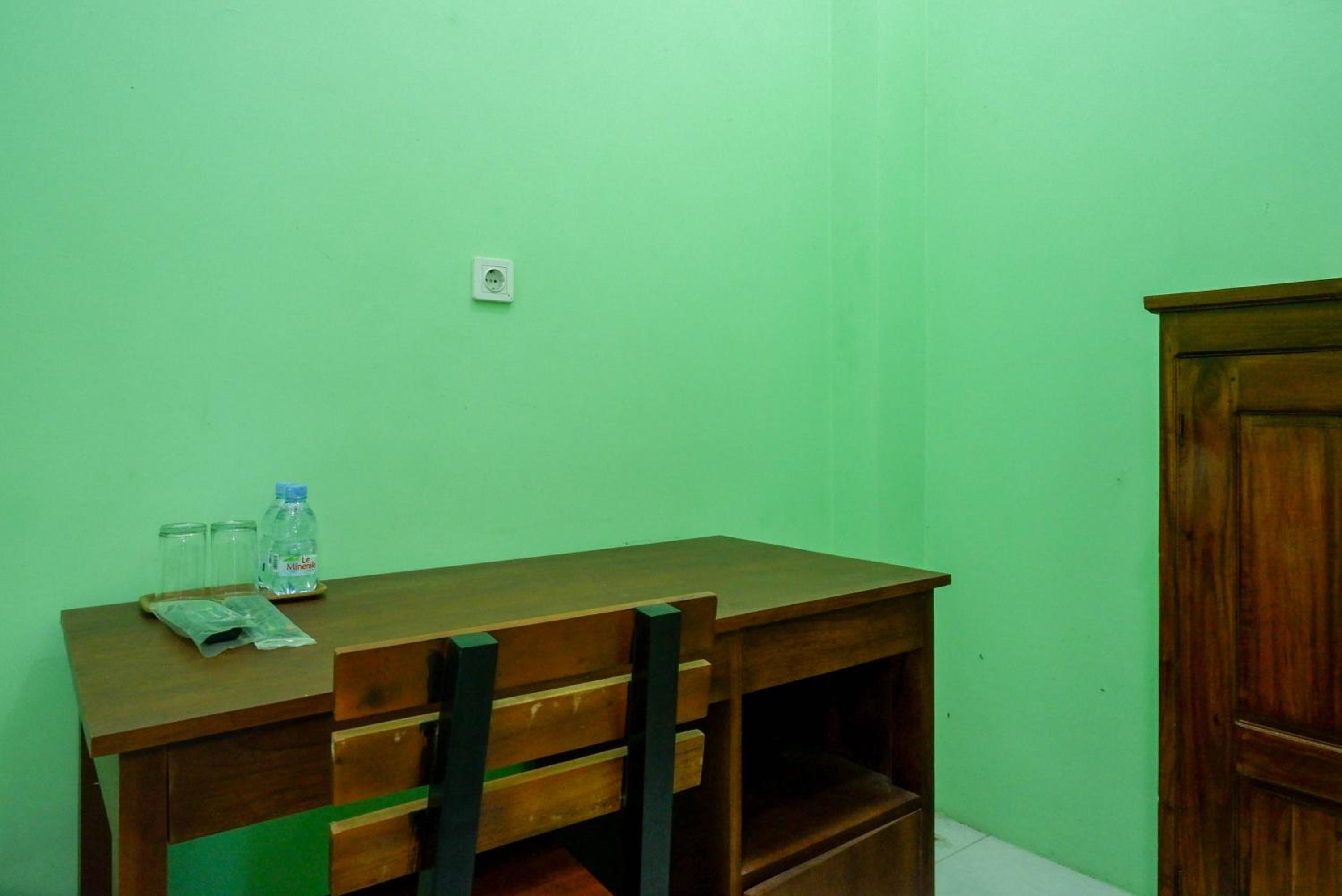 Standard Double Room - Photo 4