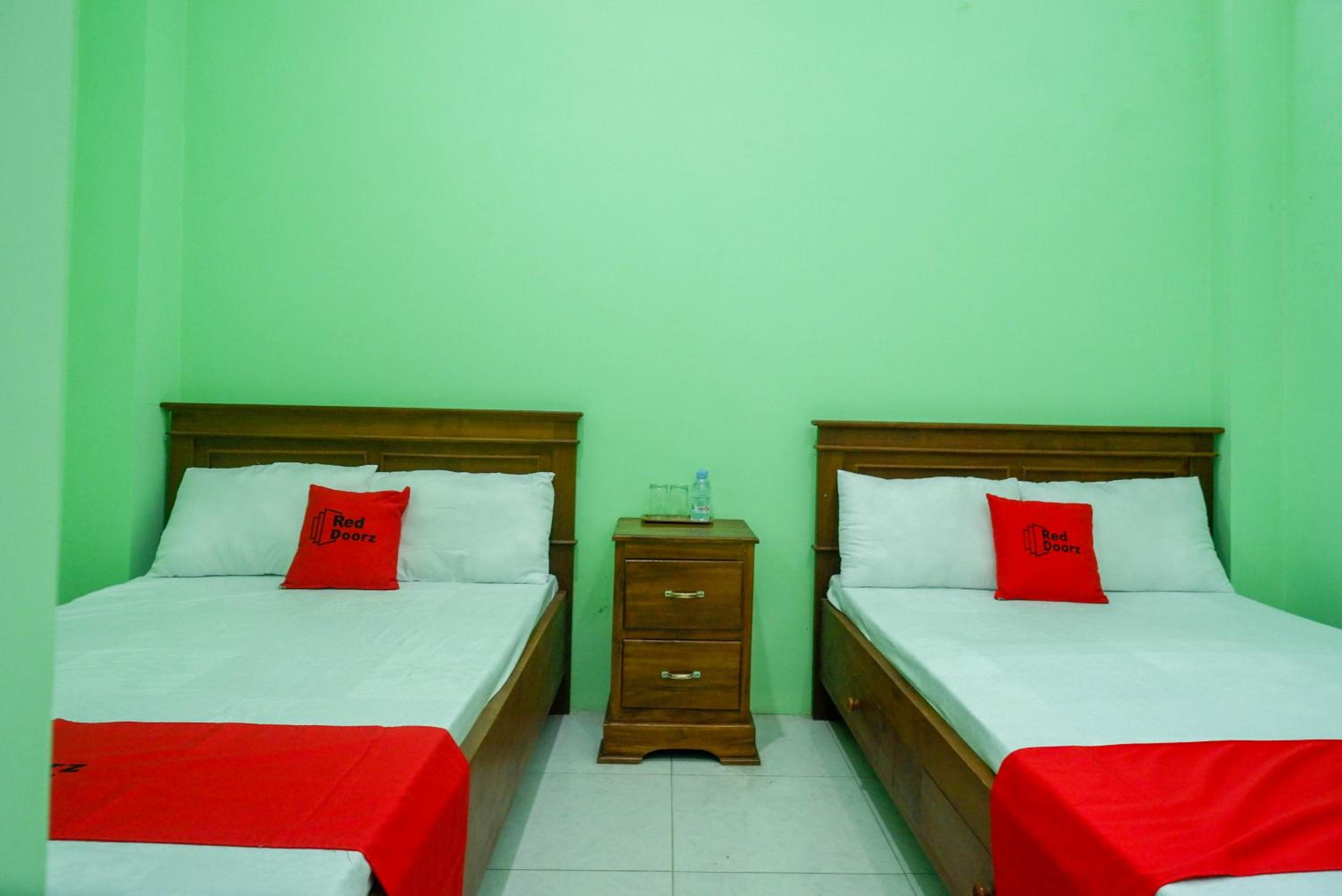 Twin Room - Photo 3