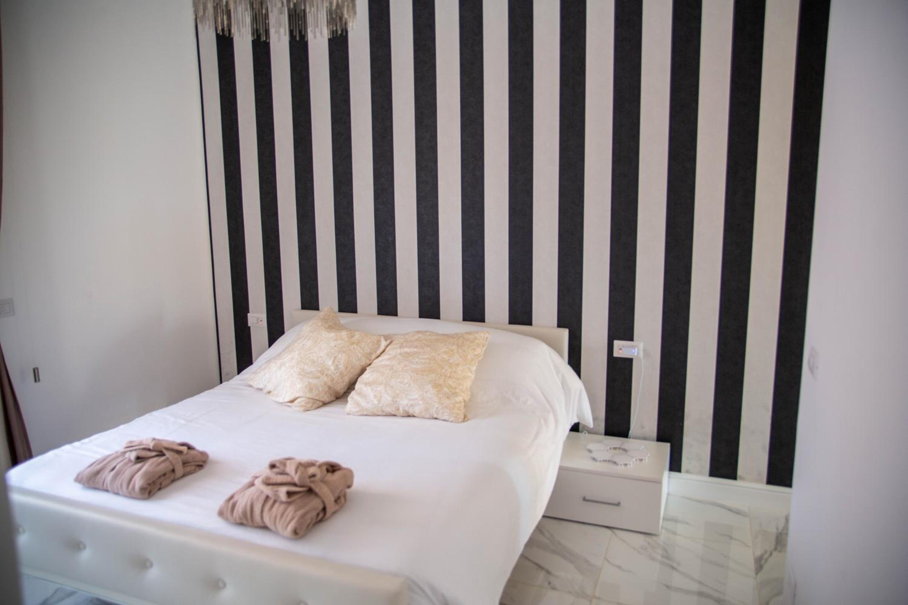 Large Double Room photo 1