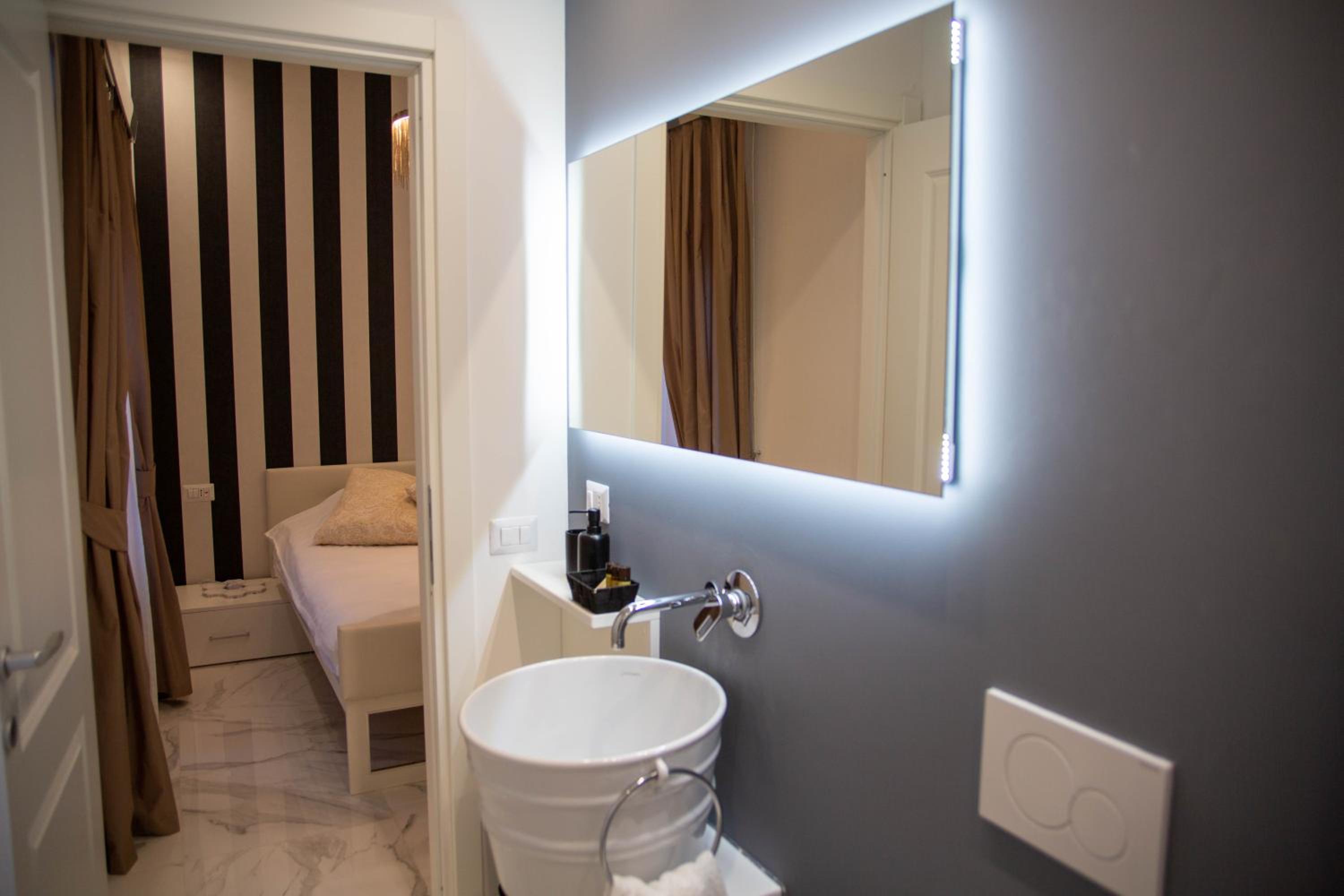 Large Single Room photo 3