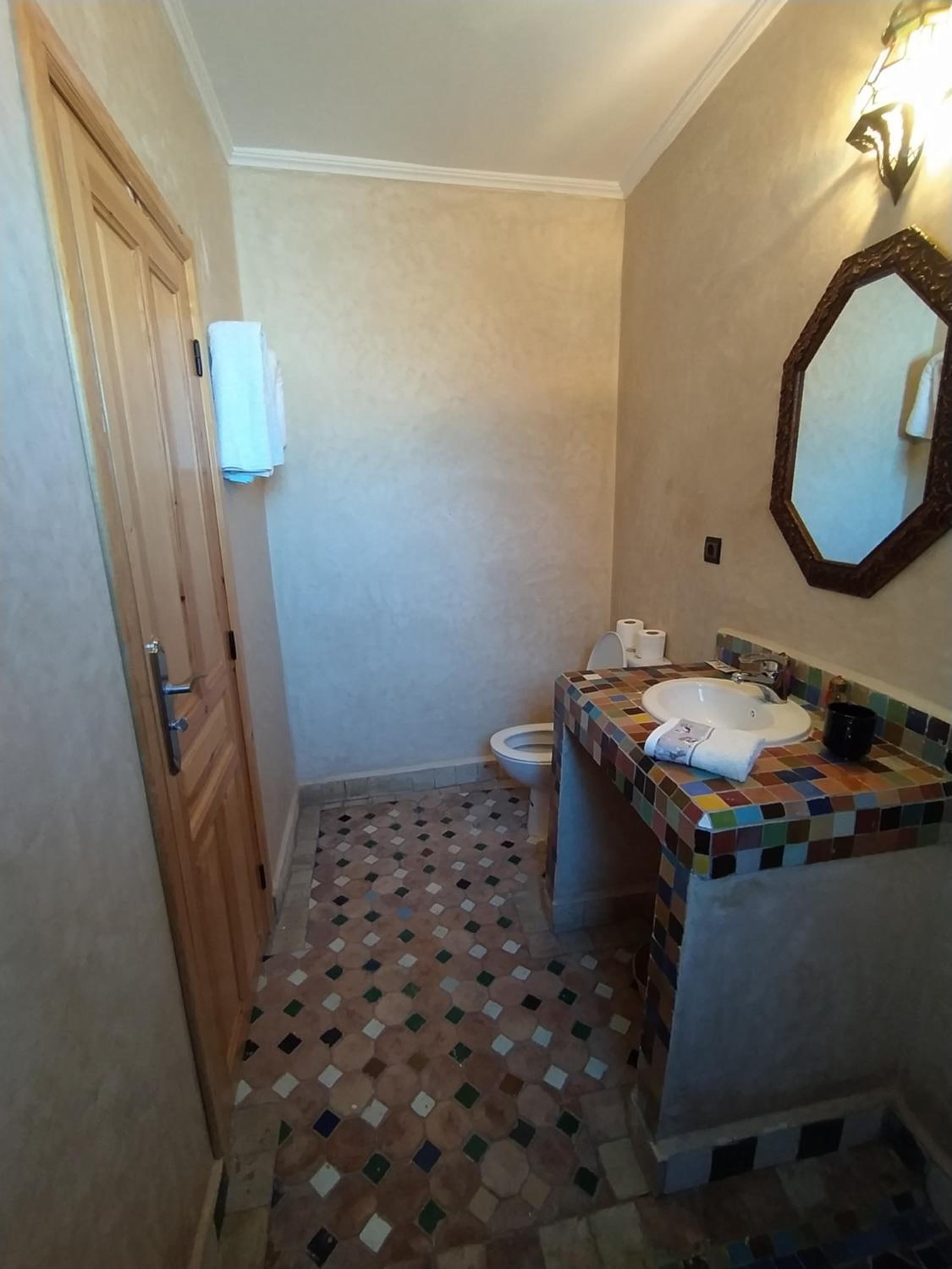 Triple Room with Private Bathroom - Photo 13
