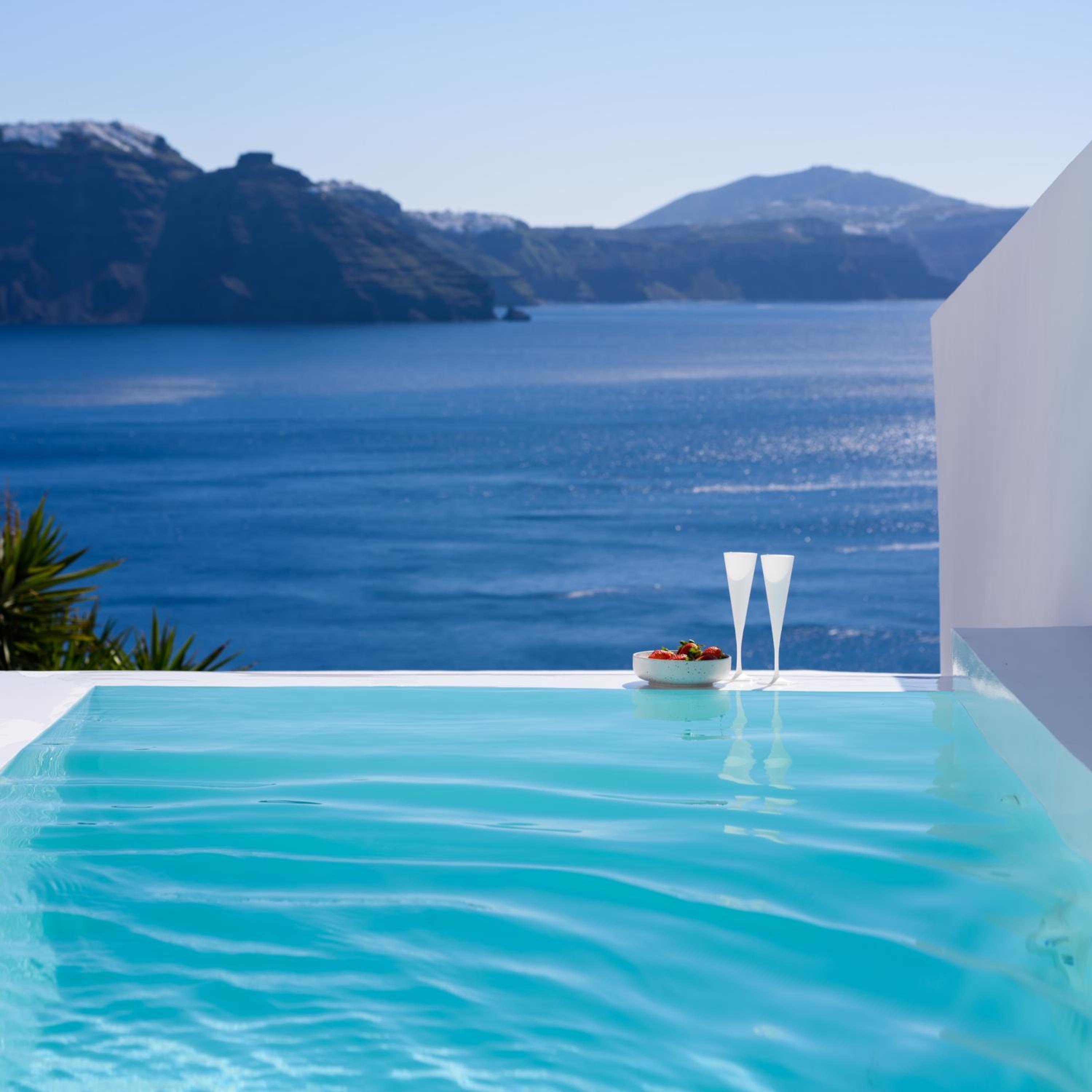 Two Bedroom Villa with Caldera View and Heated Plunge Pool - Photo 50