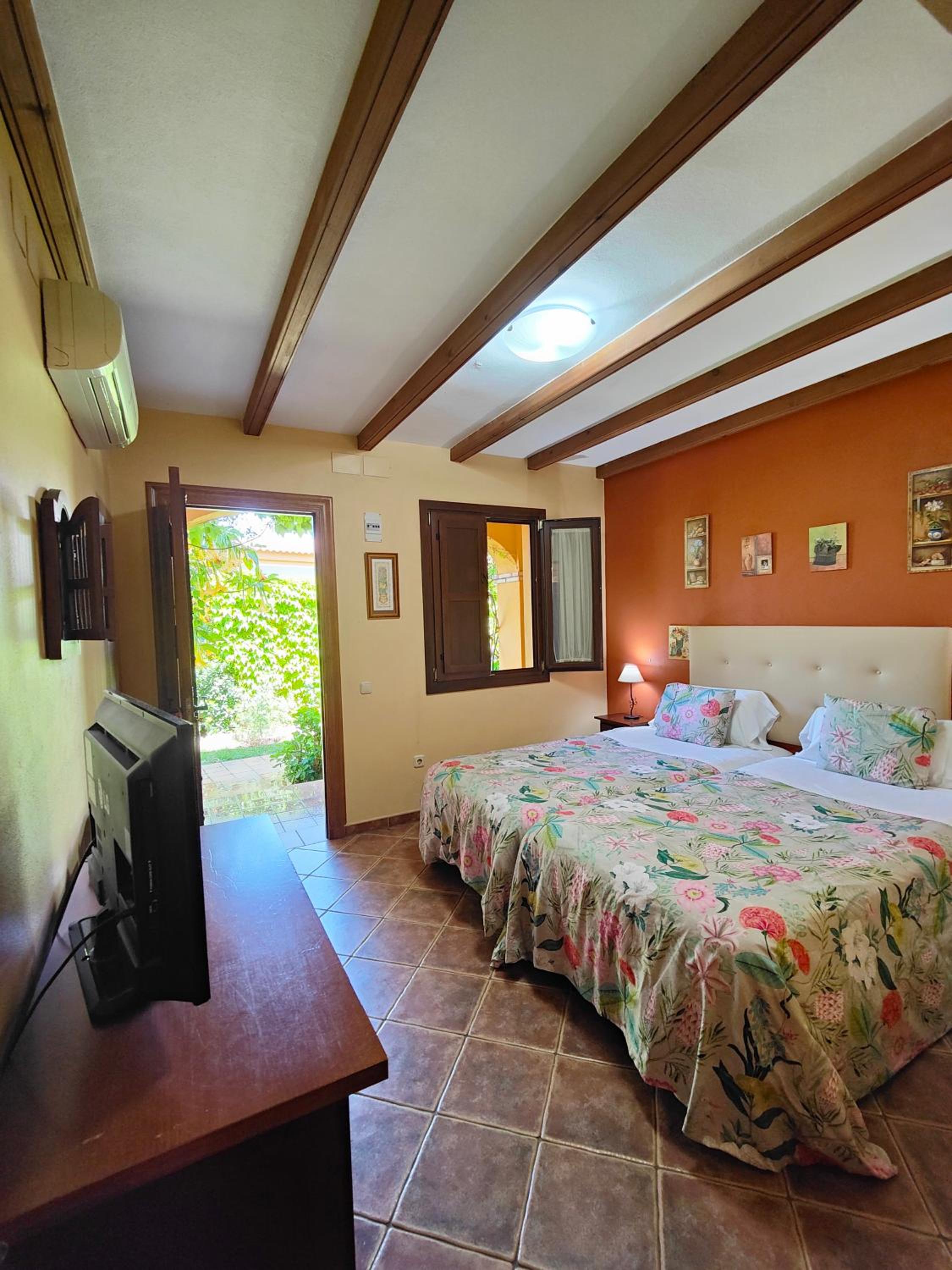 Superior Double or Twin Room with Terrace photo 2