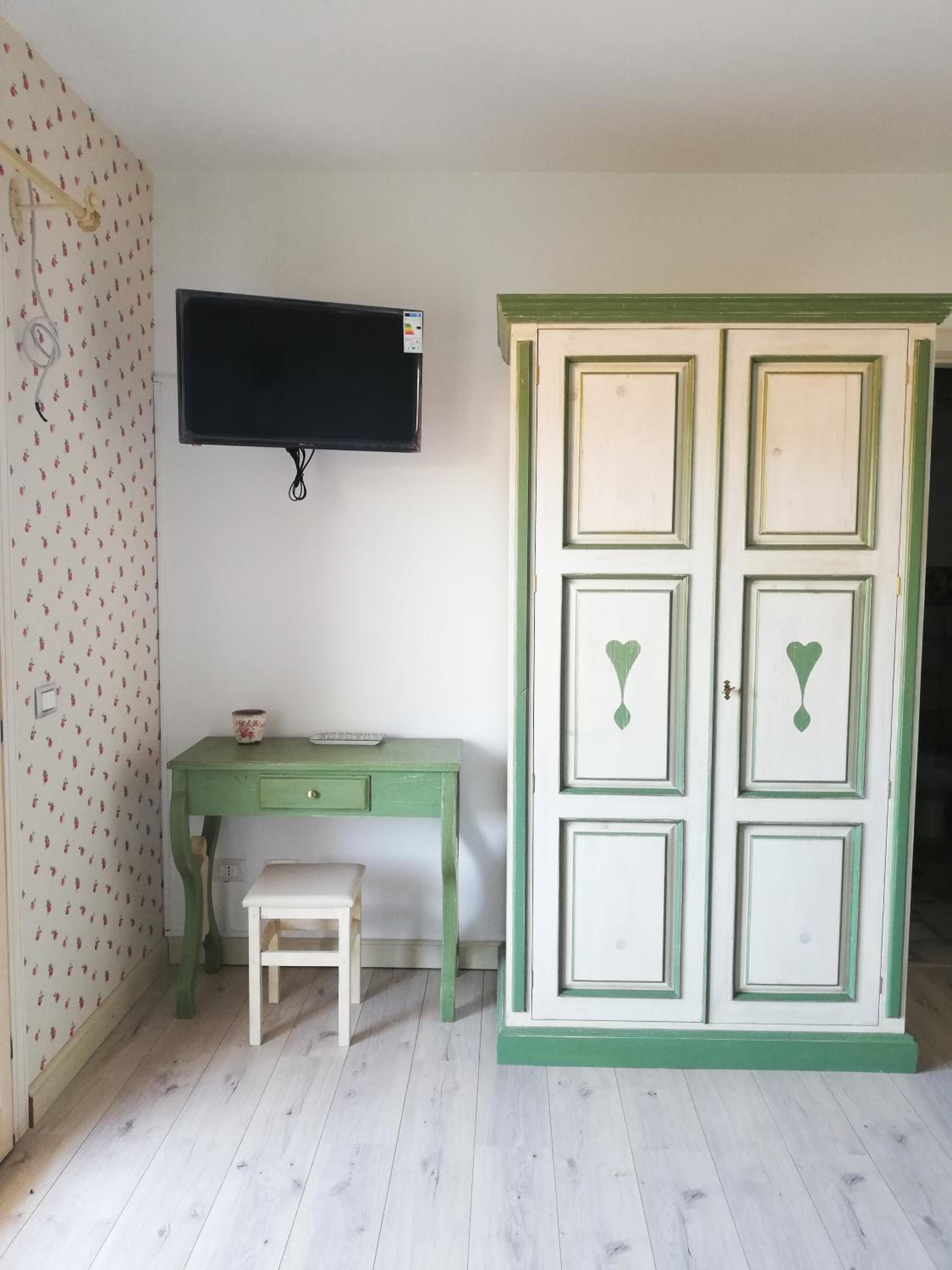 Triple Room with Private Bathroom photo 3