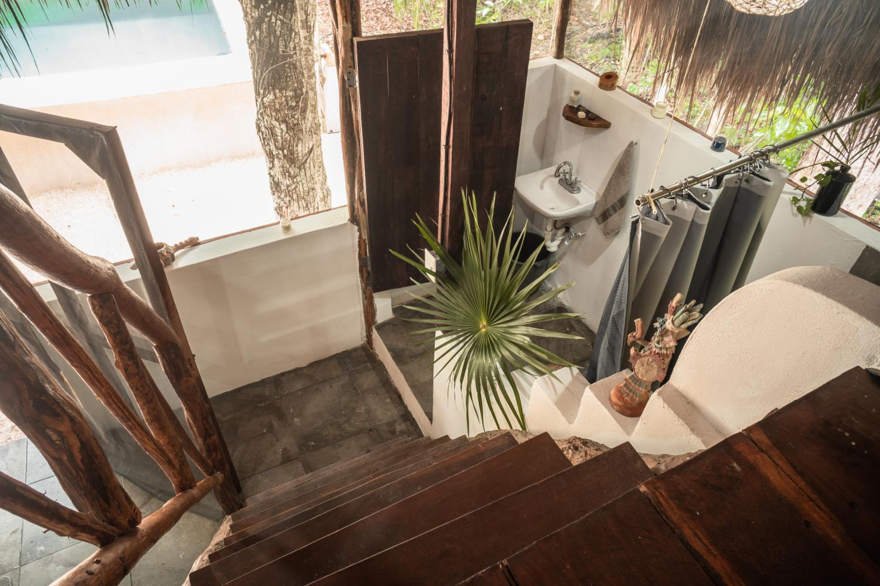 Deluxe King Suite photo 3