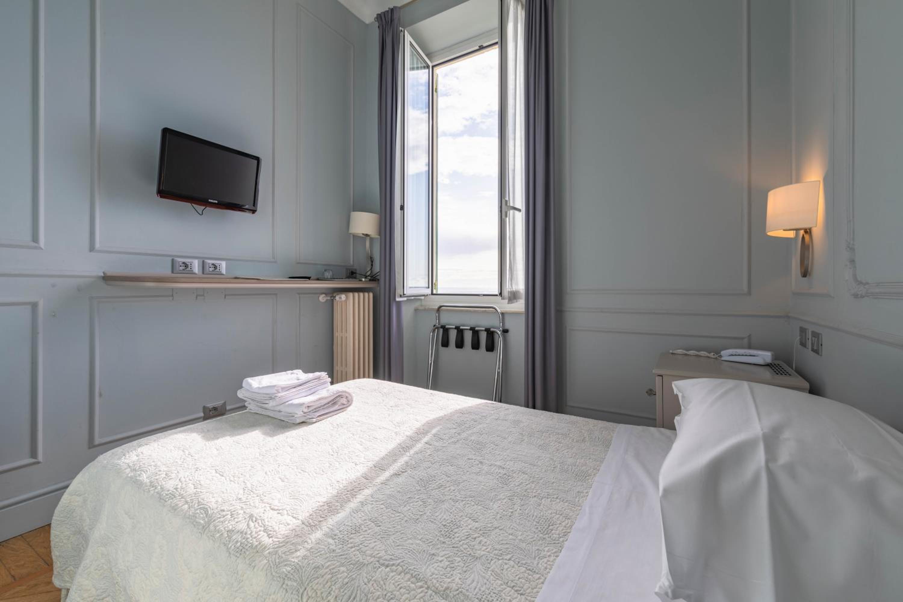 Deluxe Single Room with Sea View photo 1