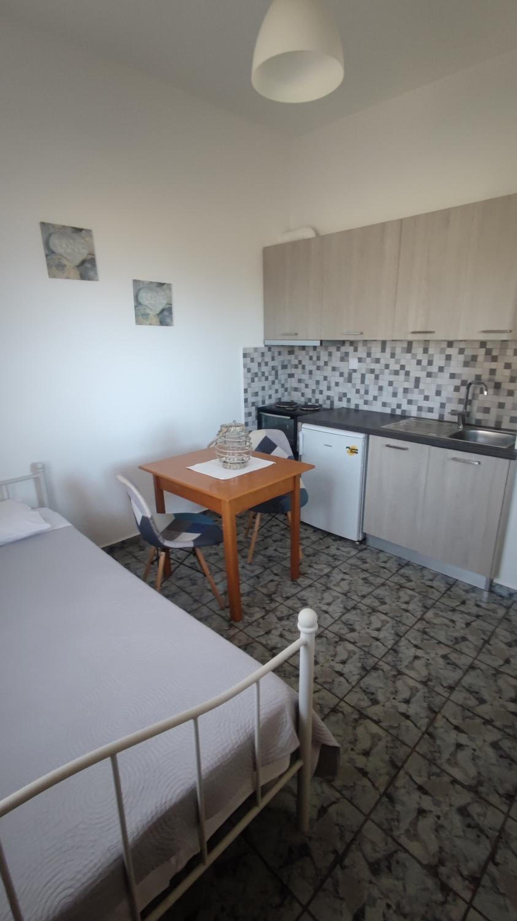 Apartment with Sea View - Photo 10