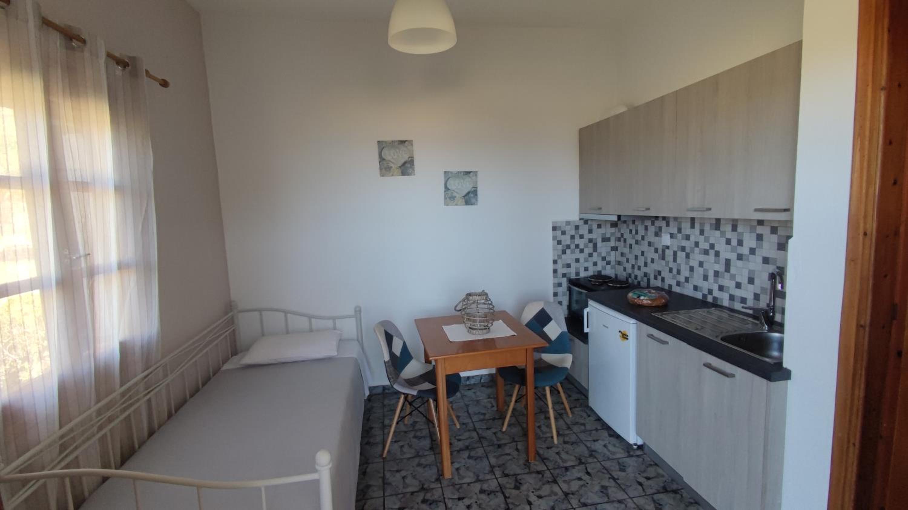 Apartment with Sea View - Photo 11