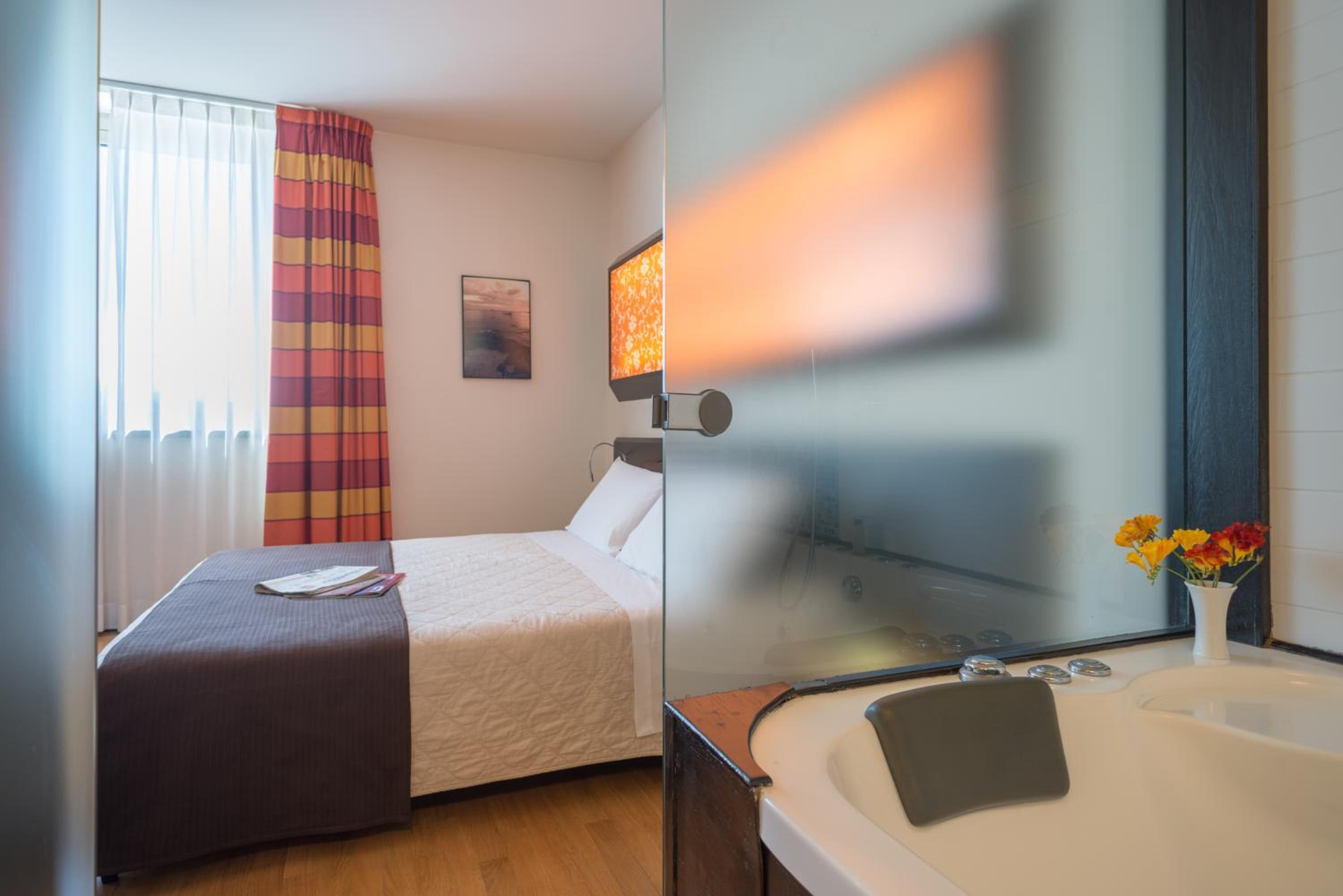 Superior Double Room with Spa Bath - Photo 1