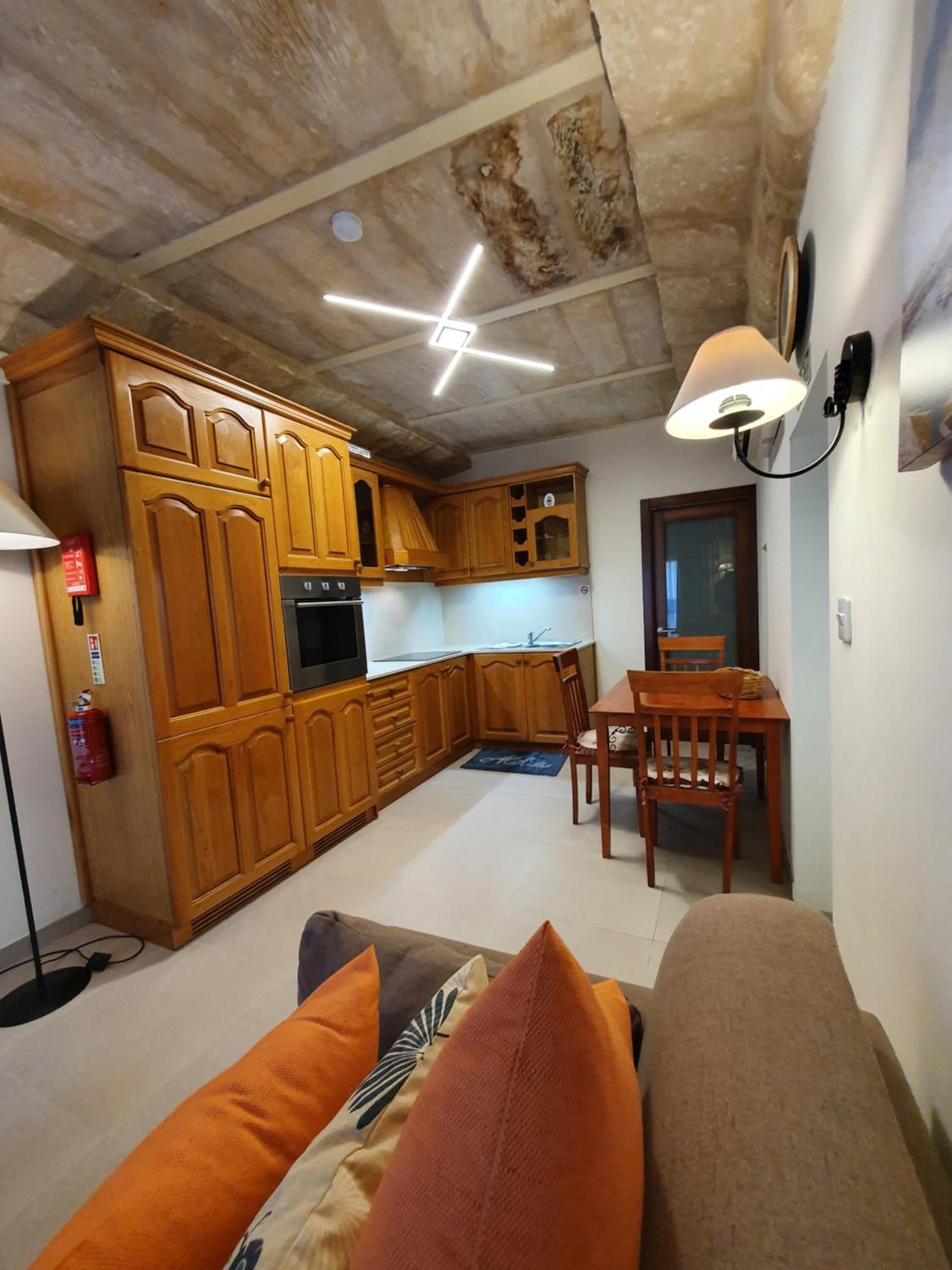 One-Bedroom Apartment photo 3