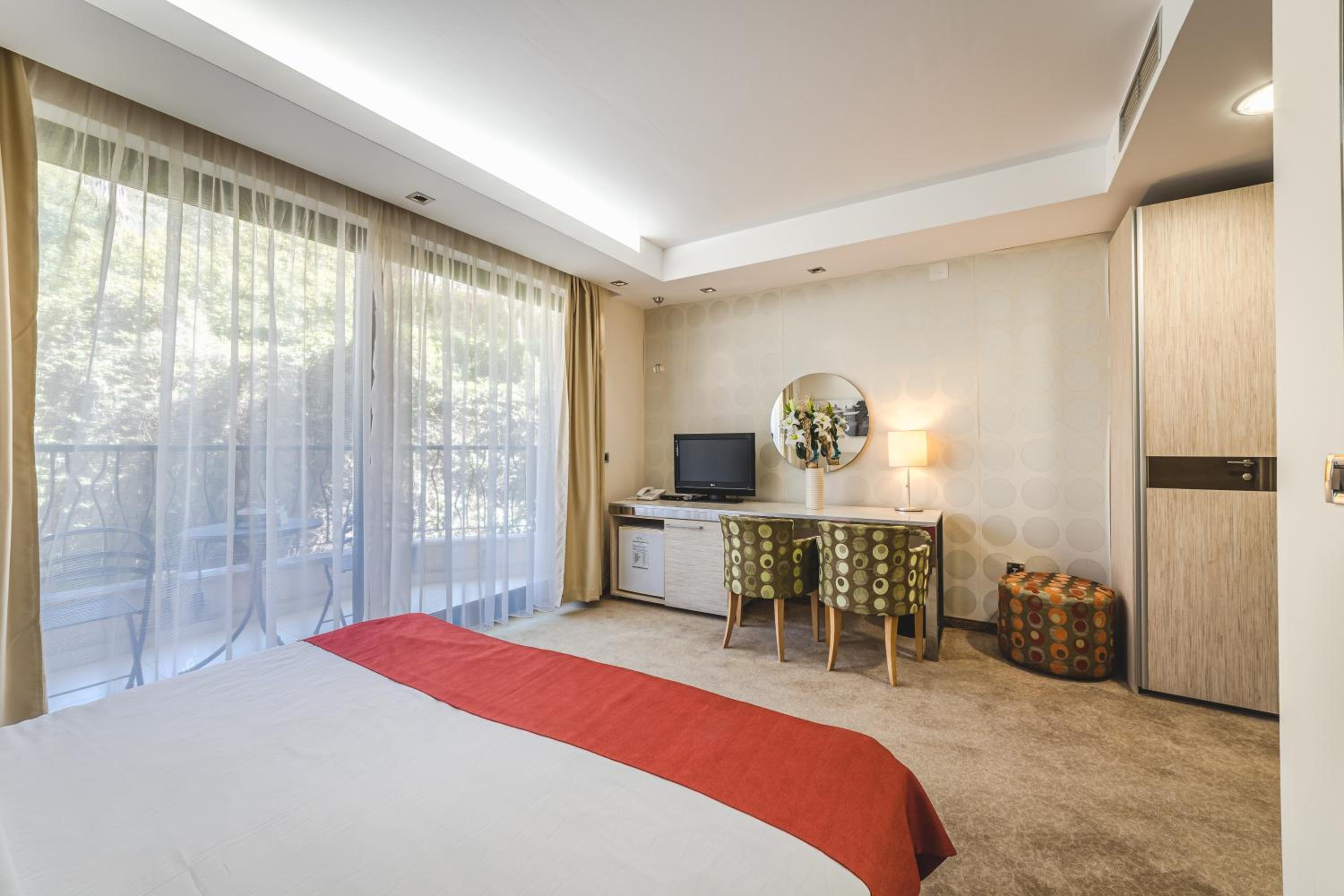 Standard Double Room - Photo 2