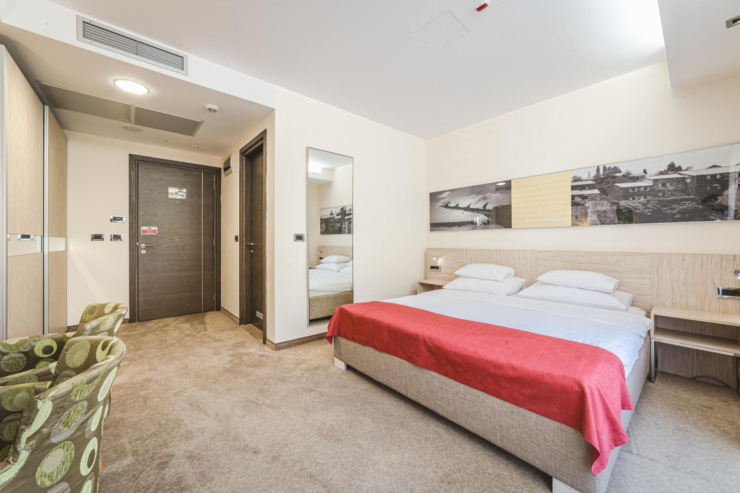 Standard Double Room - Photo 3