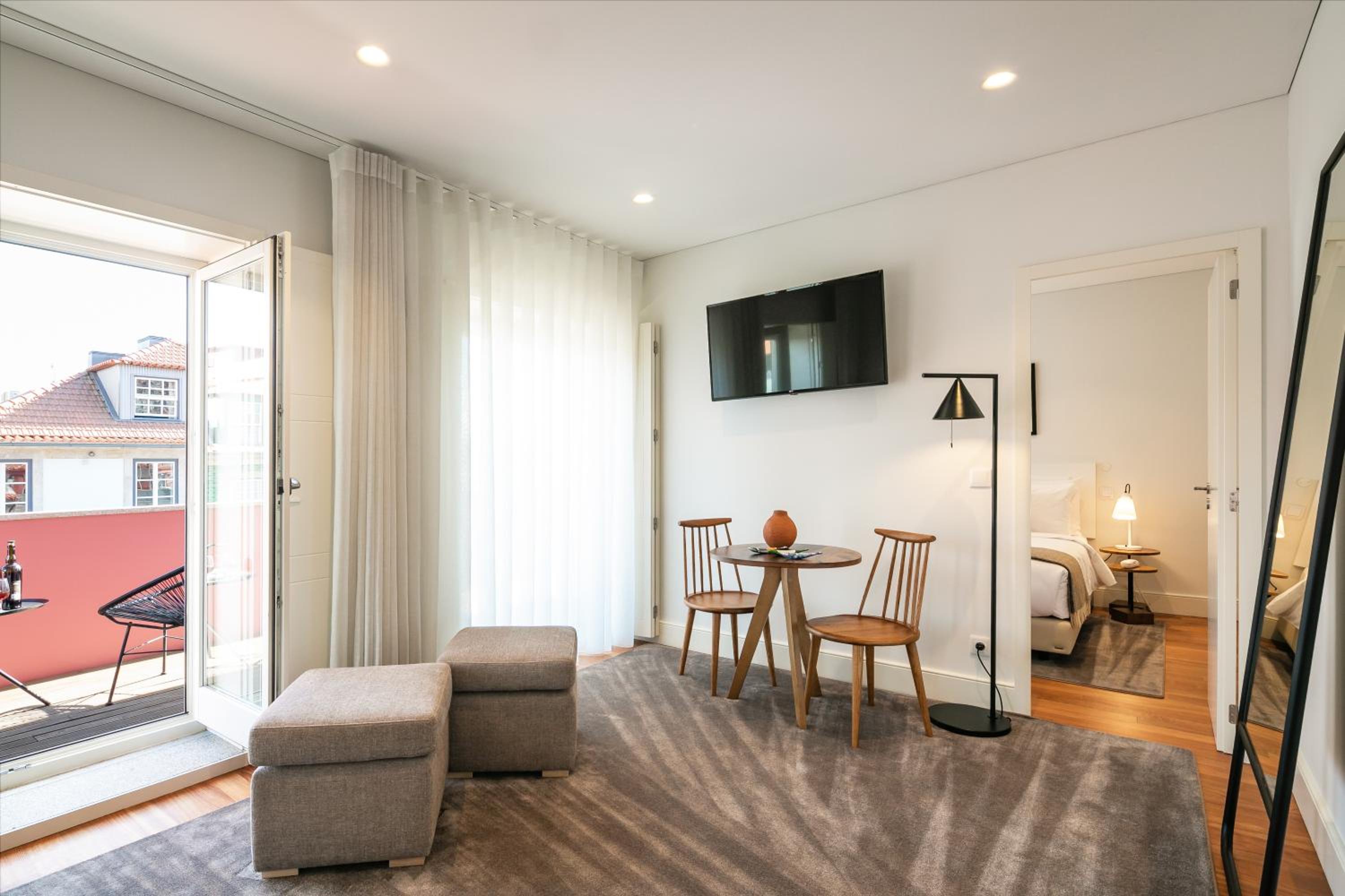 Suite with Balcony thumbnail 5