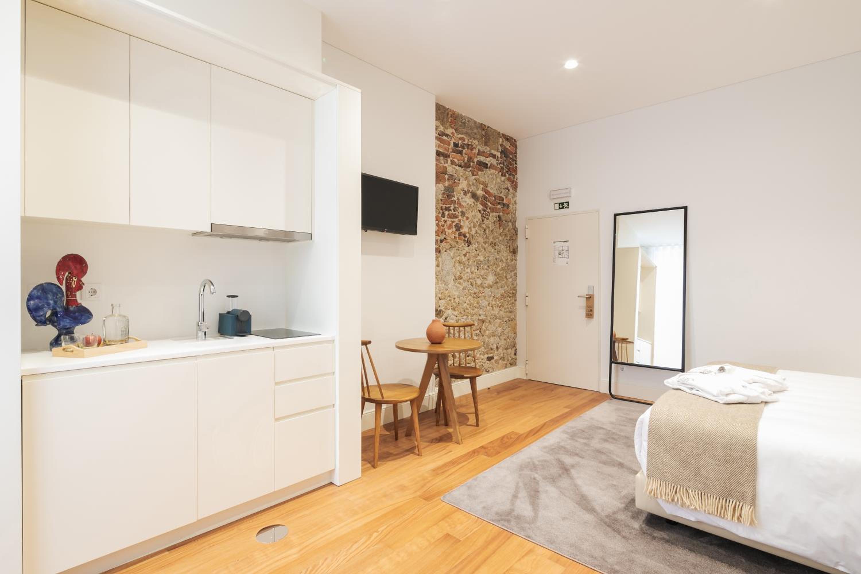 Standard Apartment - Photo 2