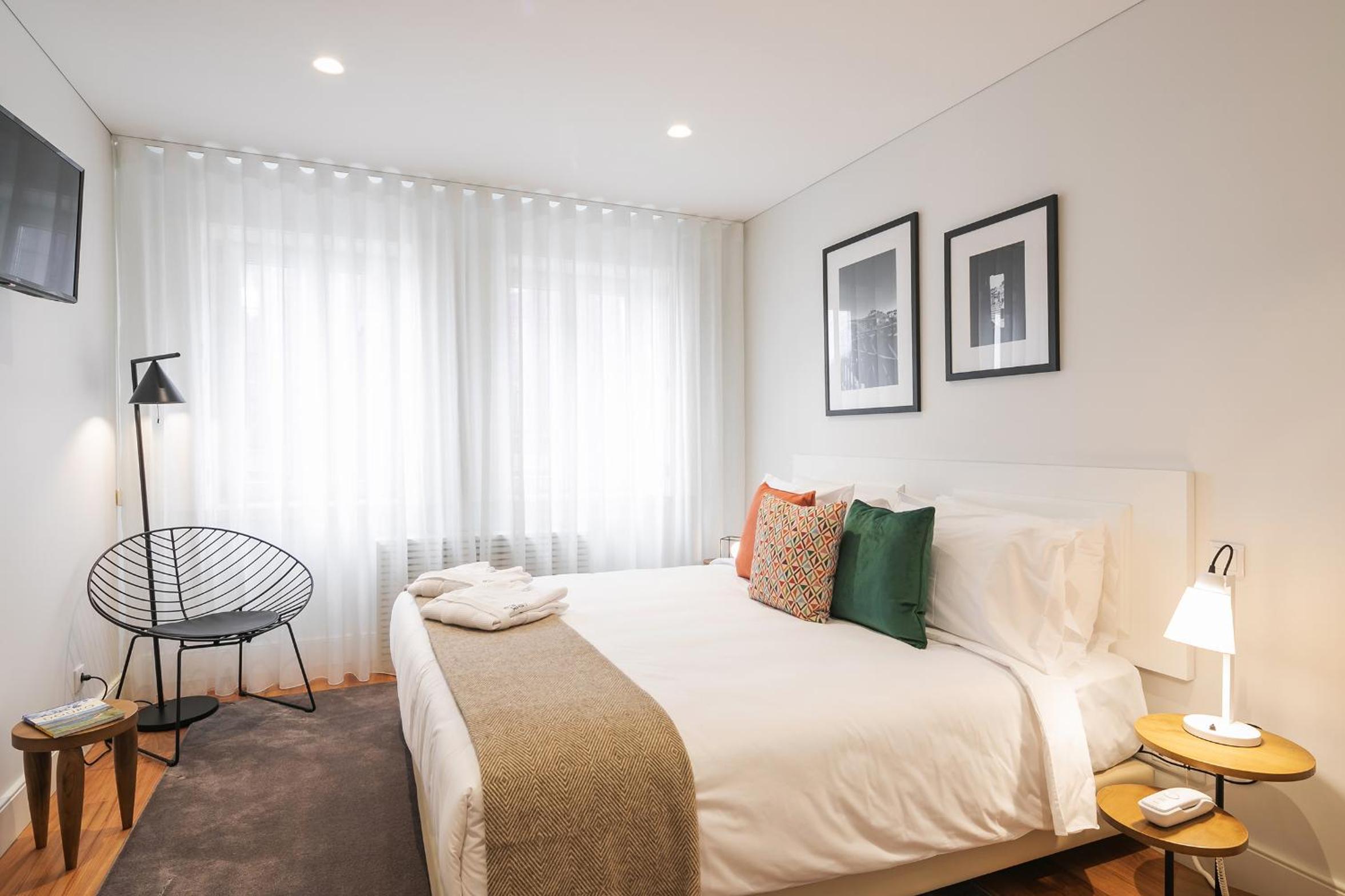 Double or Twin Room - Photo 15