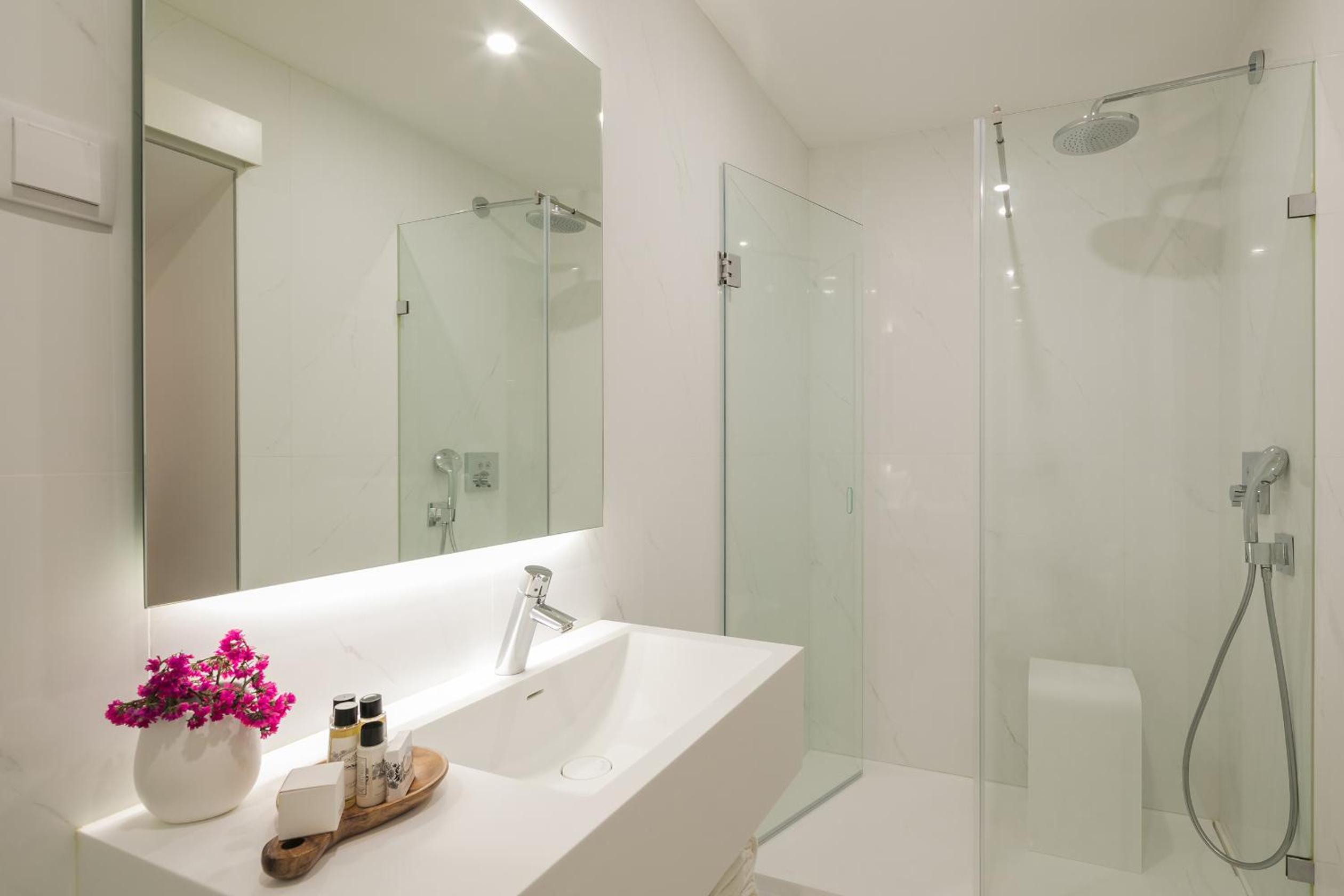 Double or Twin Room - Photo 16