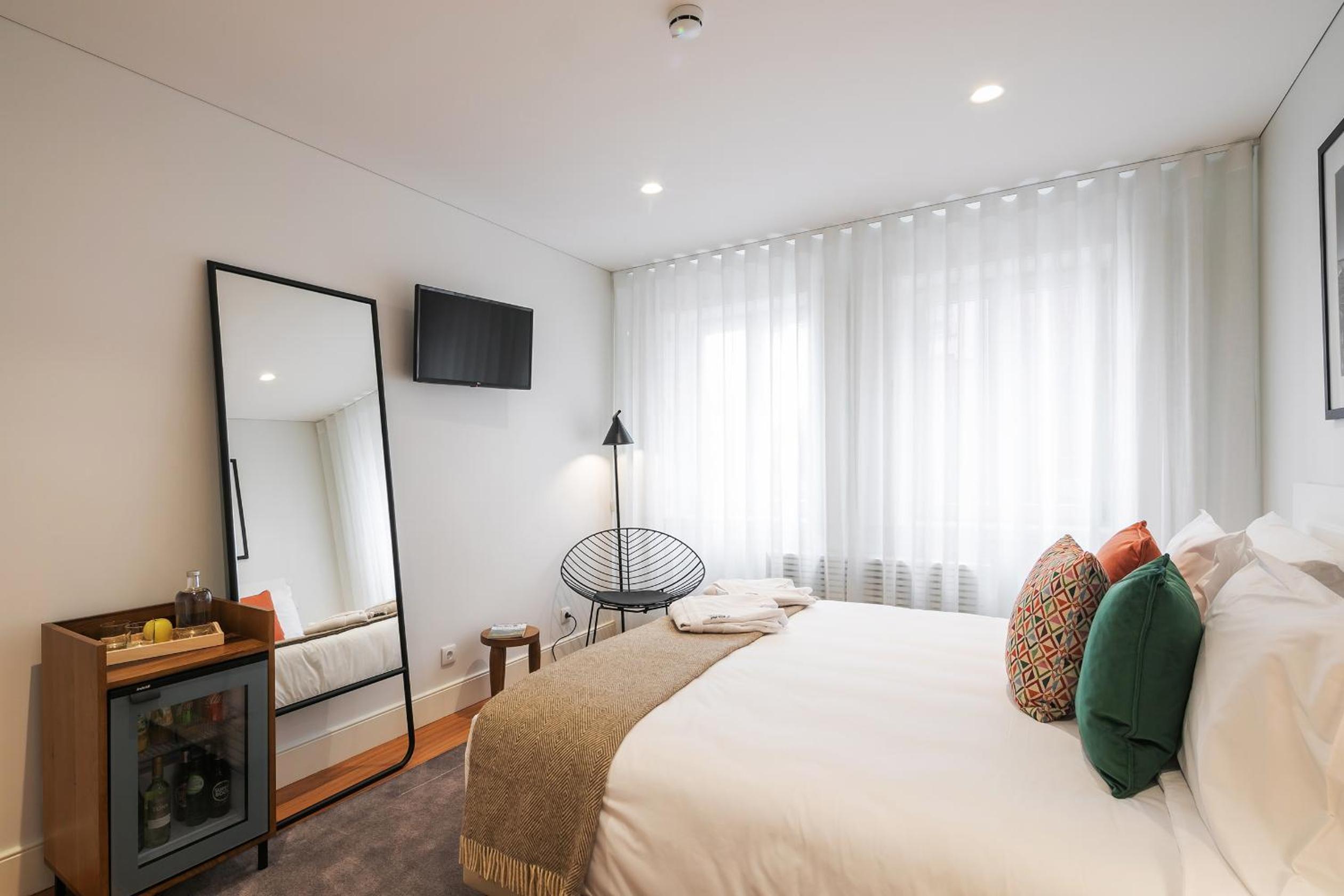 Double or Twin Room - Photo 12