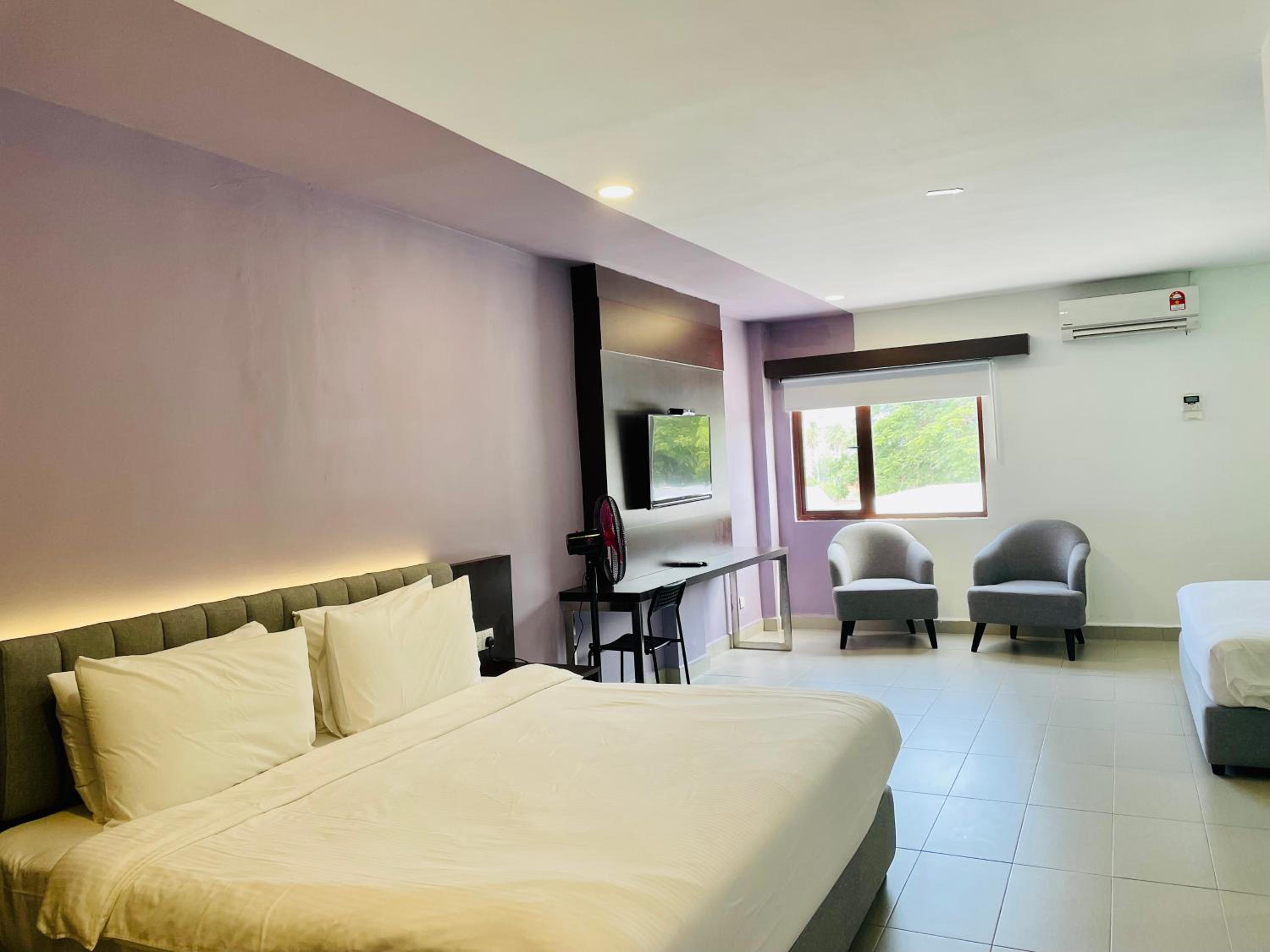 Deluxe Family Room