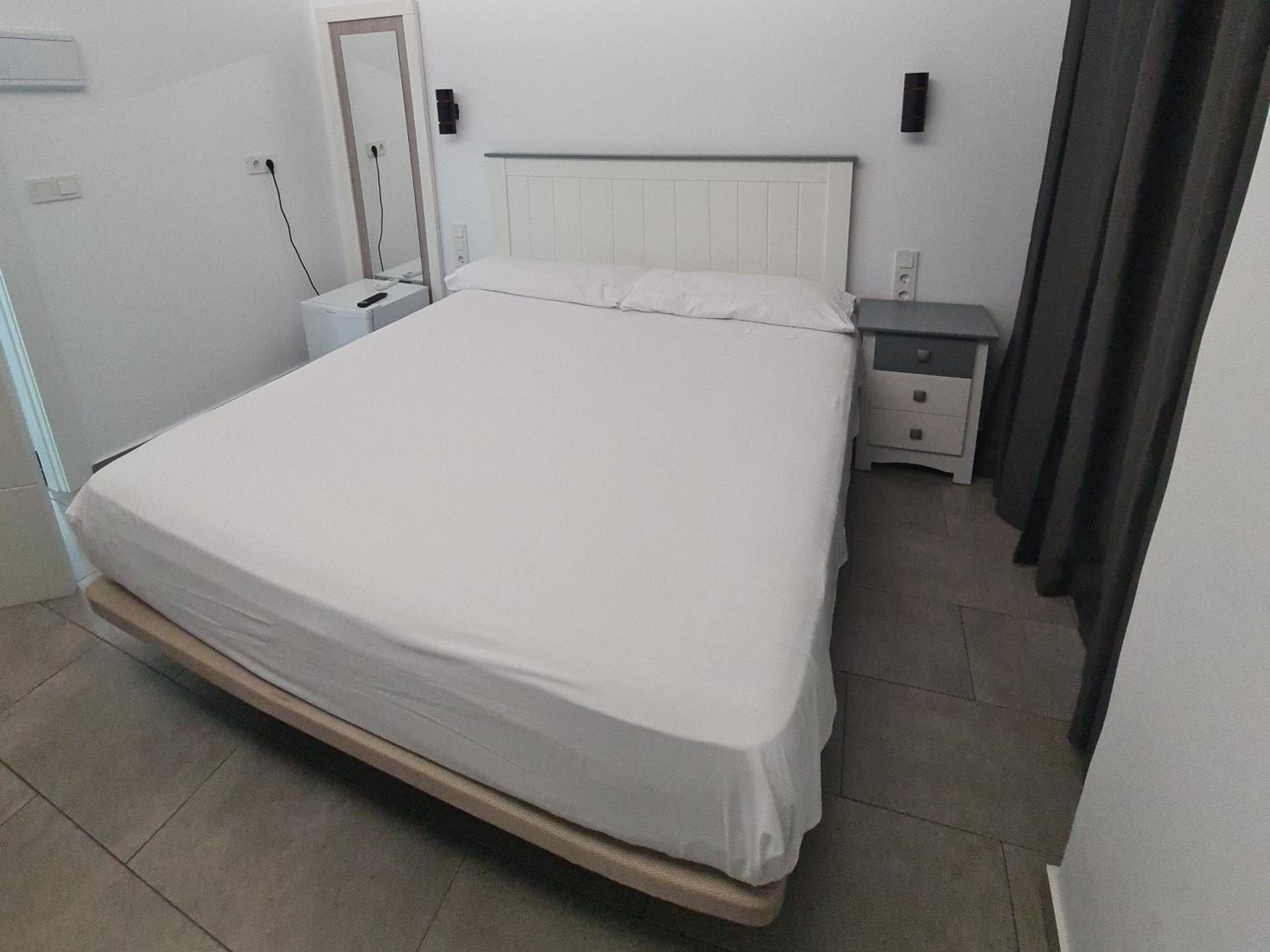 Double Room - Photo 13