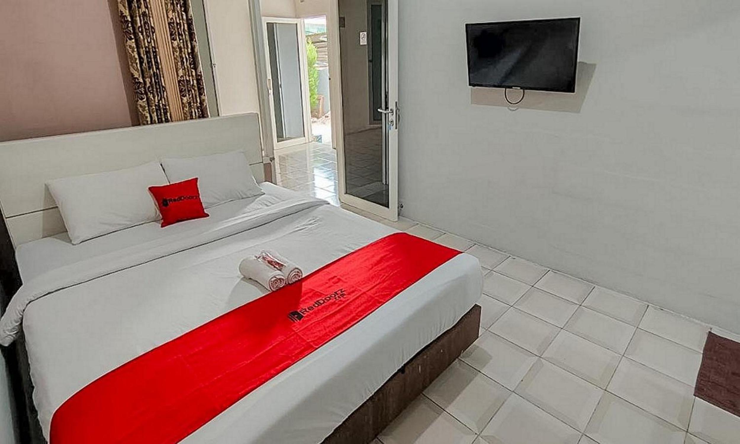 Standard Double Room - Photo 8