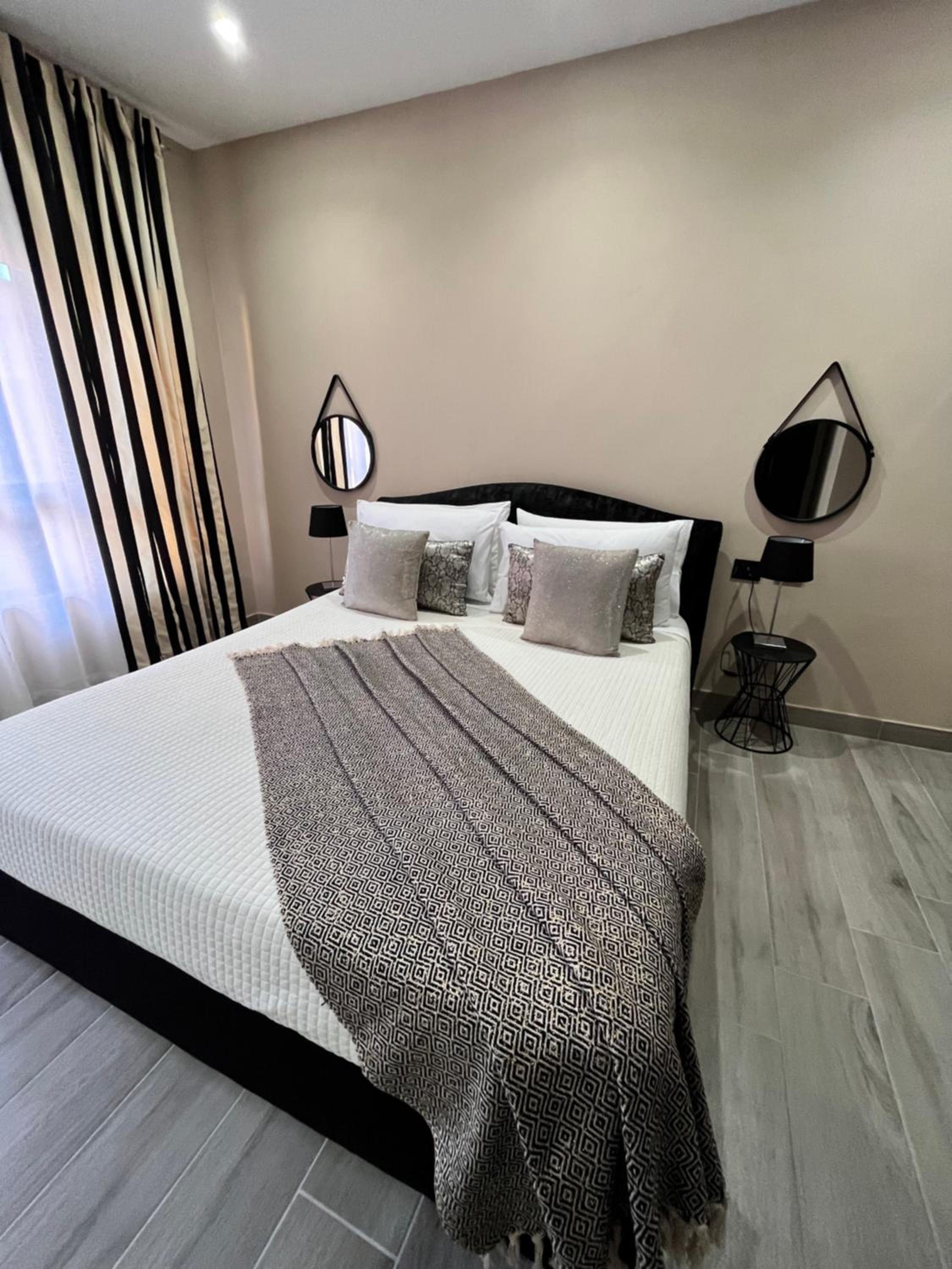 Large Double Room photo 3