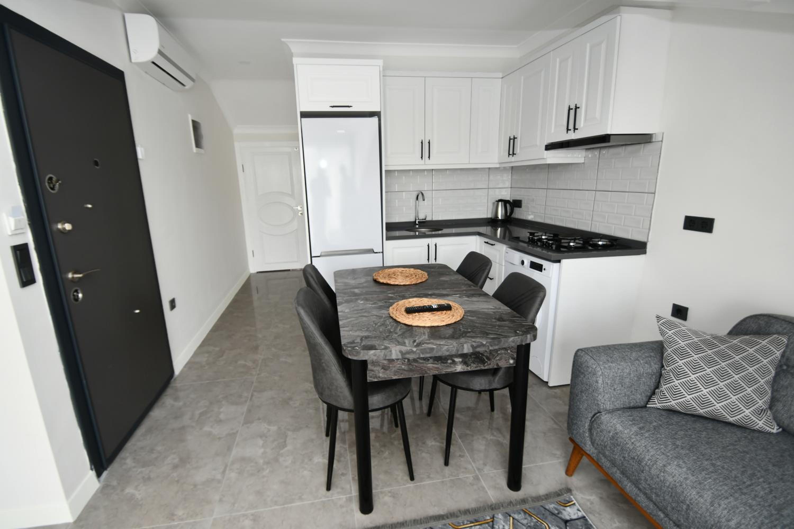 Penthouse Apartment - Photo 28