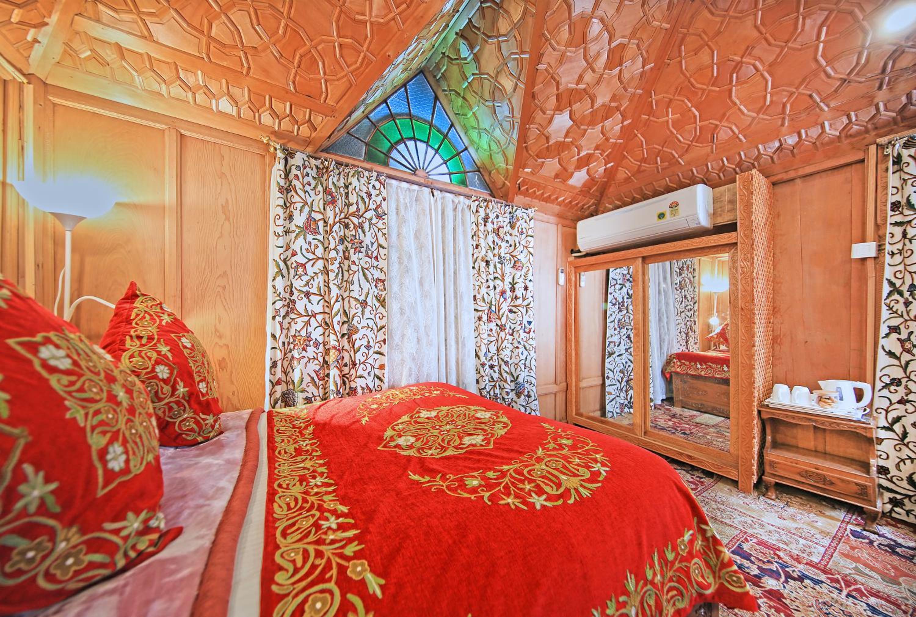 Deluxe Room - Photo 1