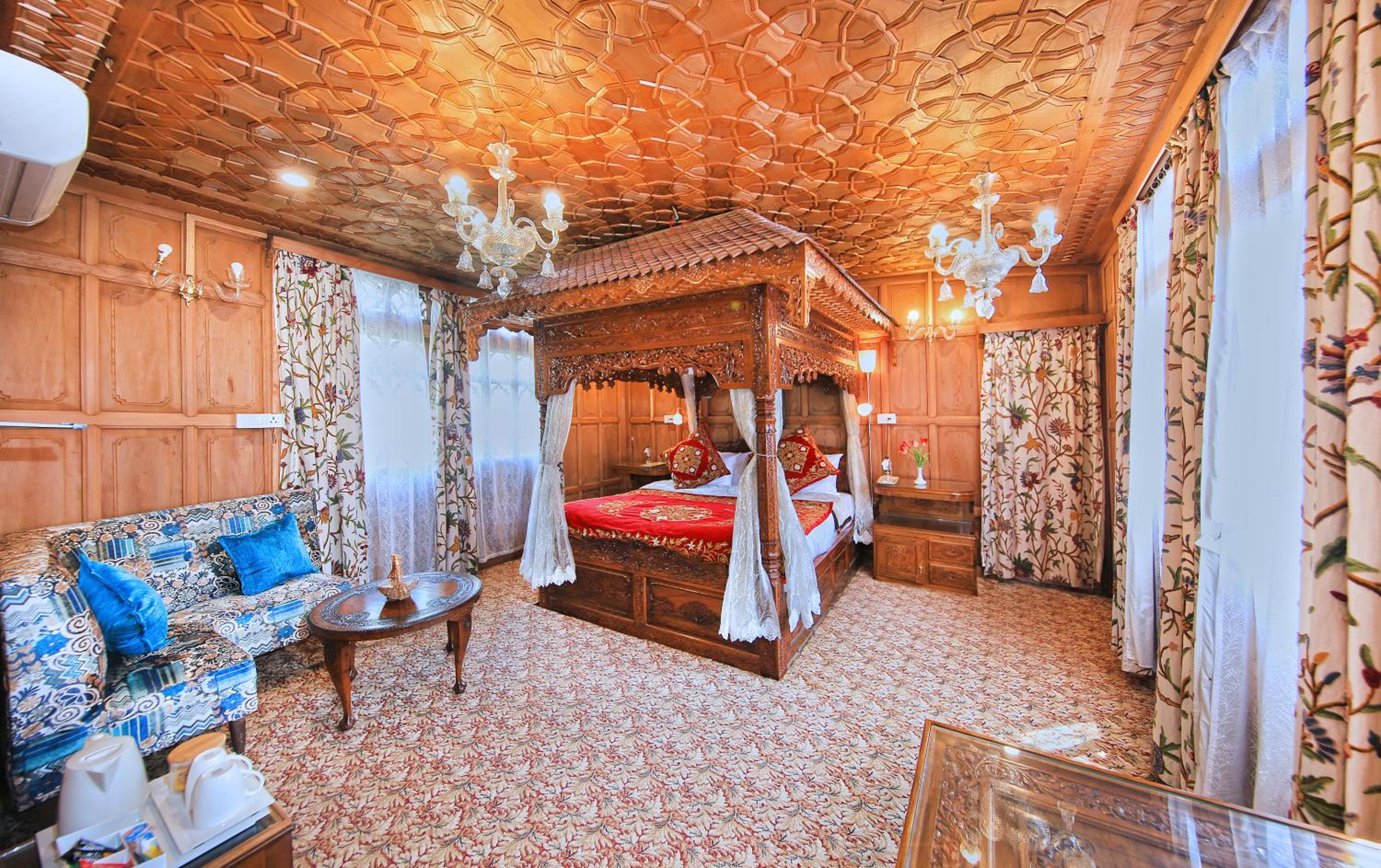 Luxury Suite - Photo 1