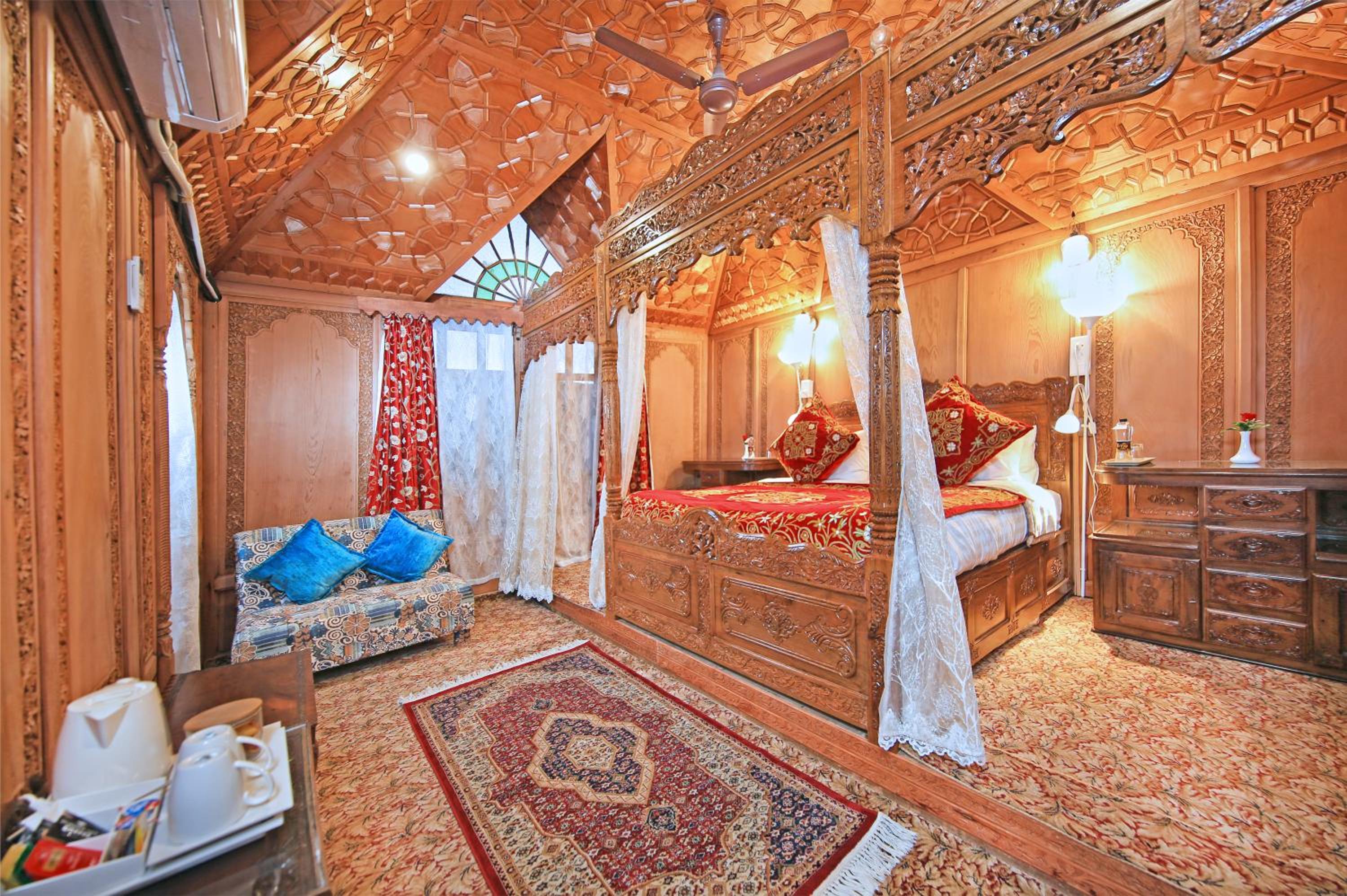 Suite with Lake View photo 1