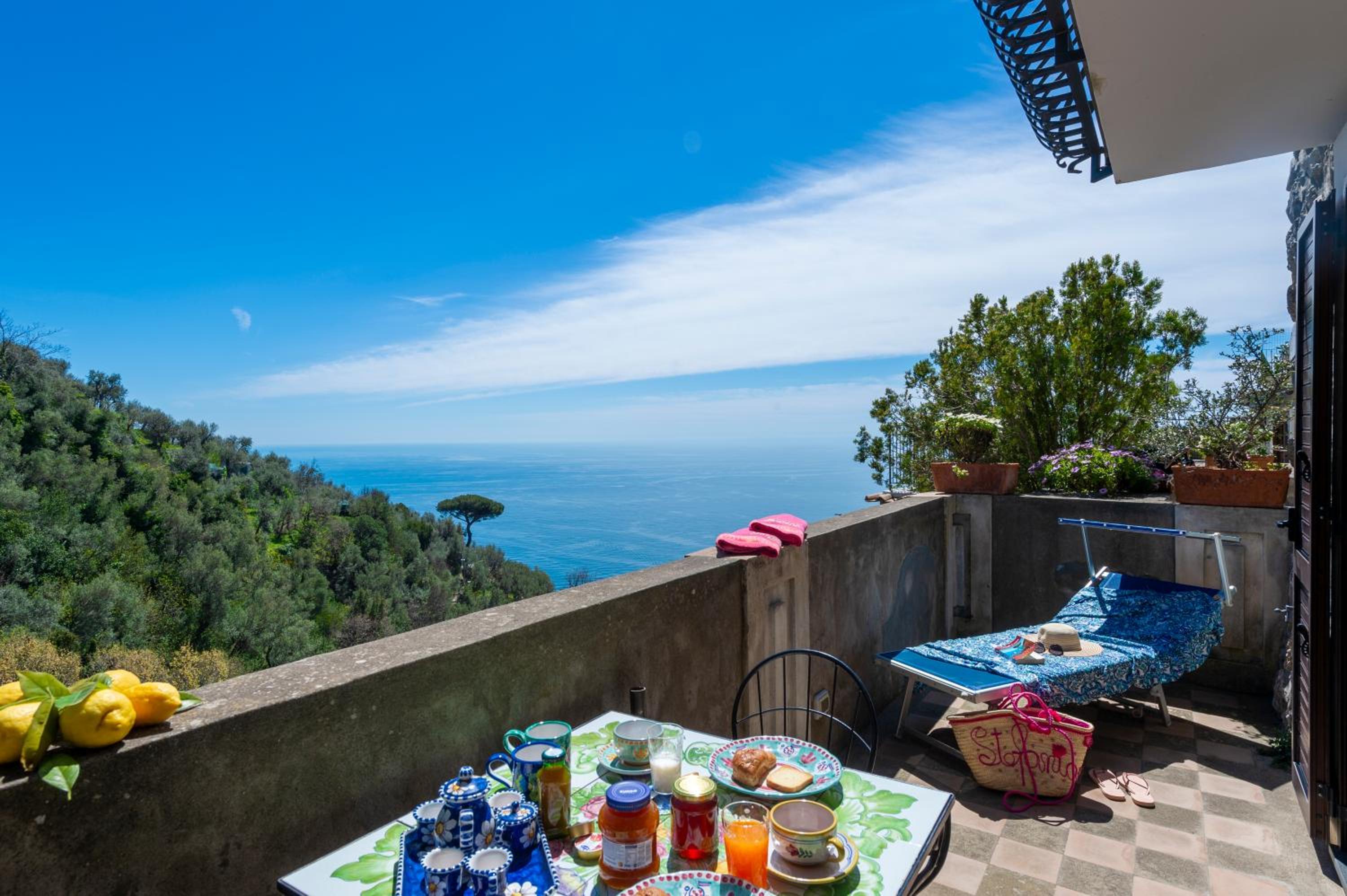 Studio Apartment with Sea View photo 2
