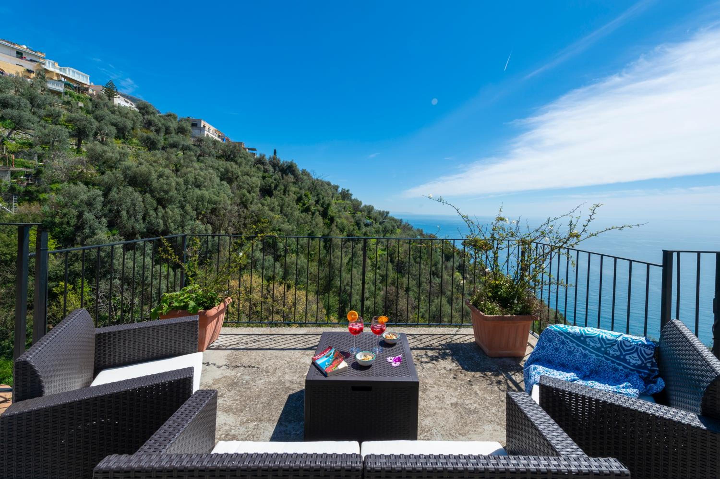Studio Apartment with Sea View photo 3