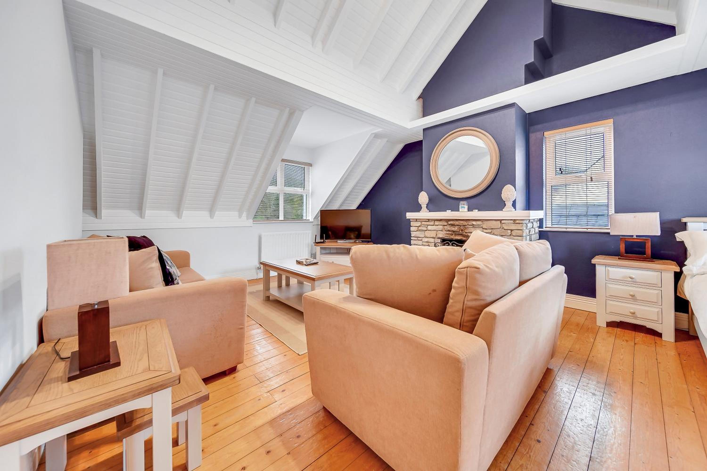 Four-Bedroom House photo 2