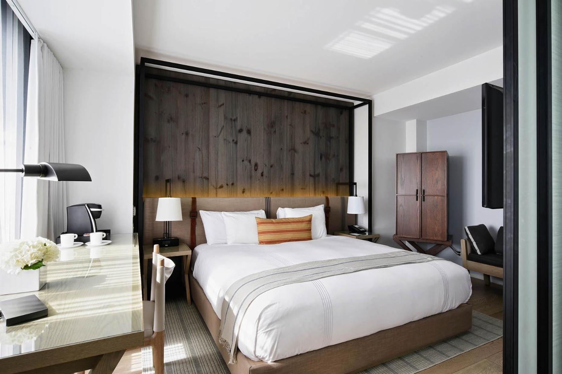 Superior King Room - Photo 3