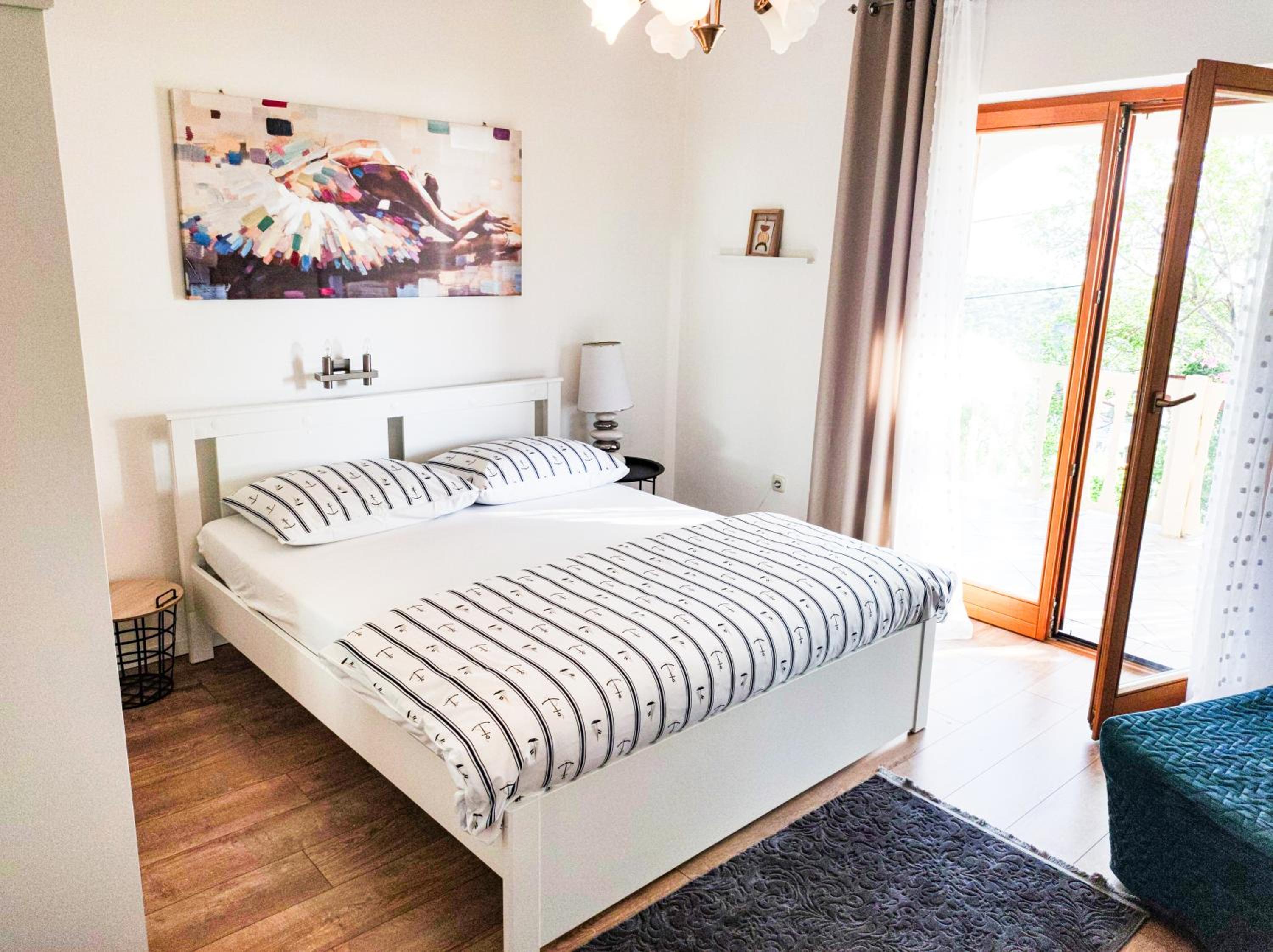 Three-Bedroom Apartment - Photo 9