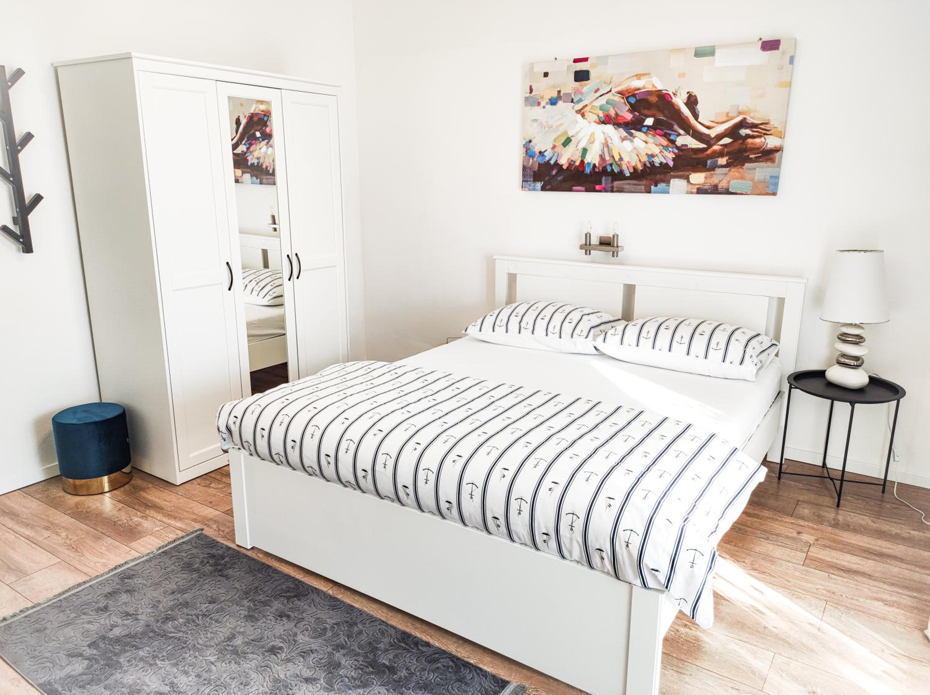 Three-Bedroom Apartment - Photo 8