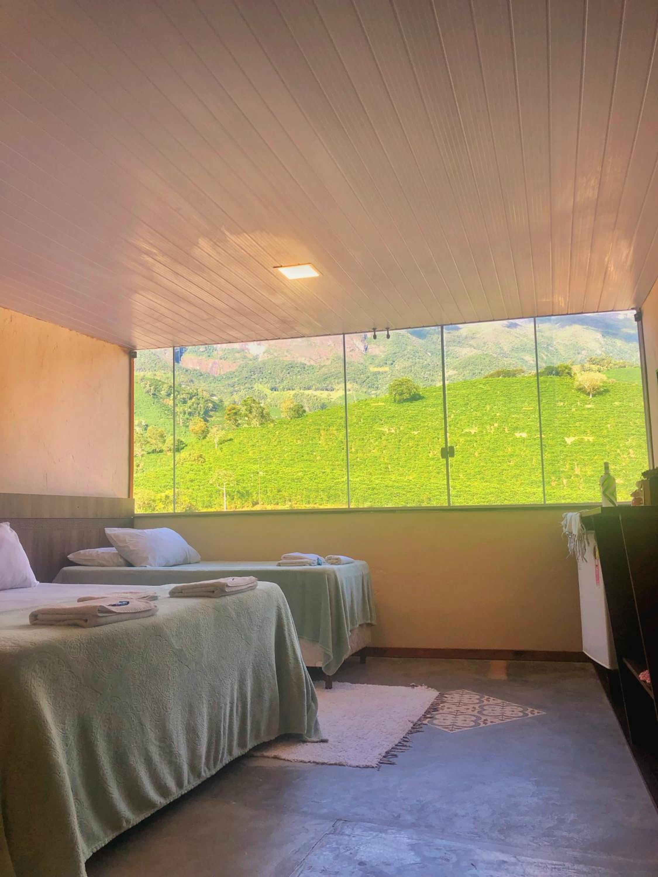 Quadruple Room with Mountain View photo 1