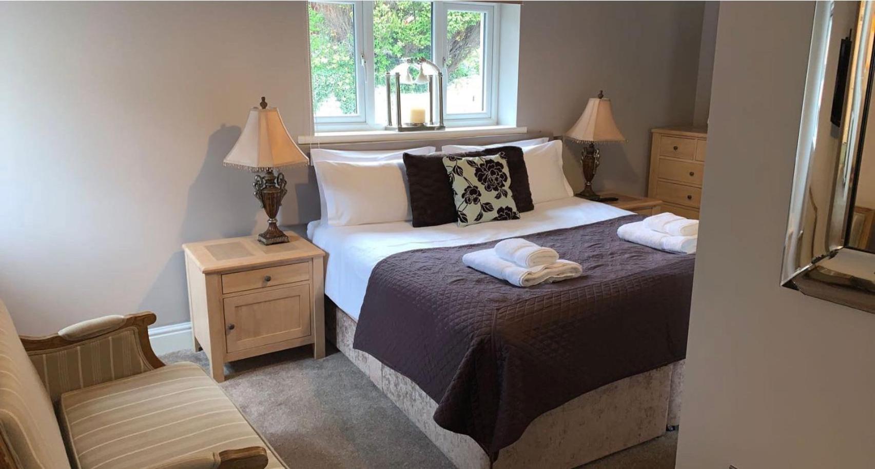 Deluxe Double Room - Photo 12