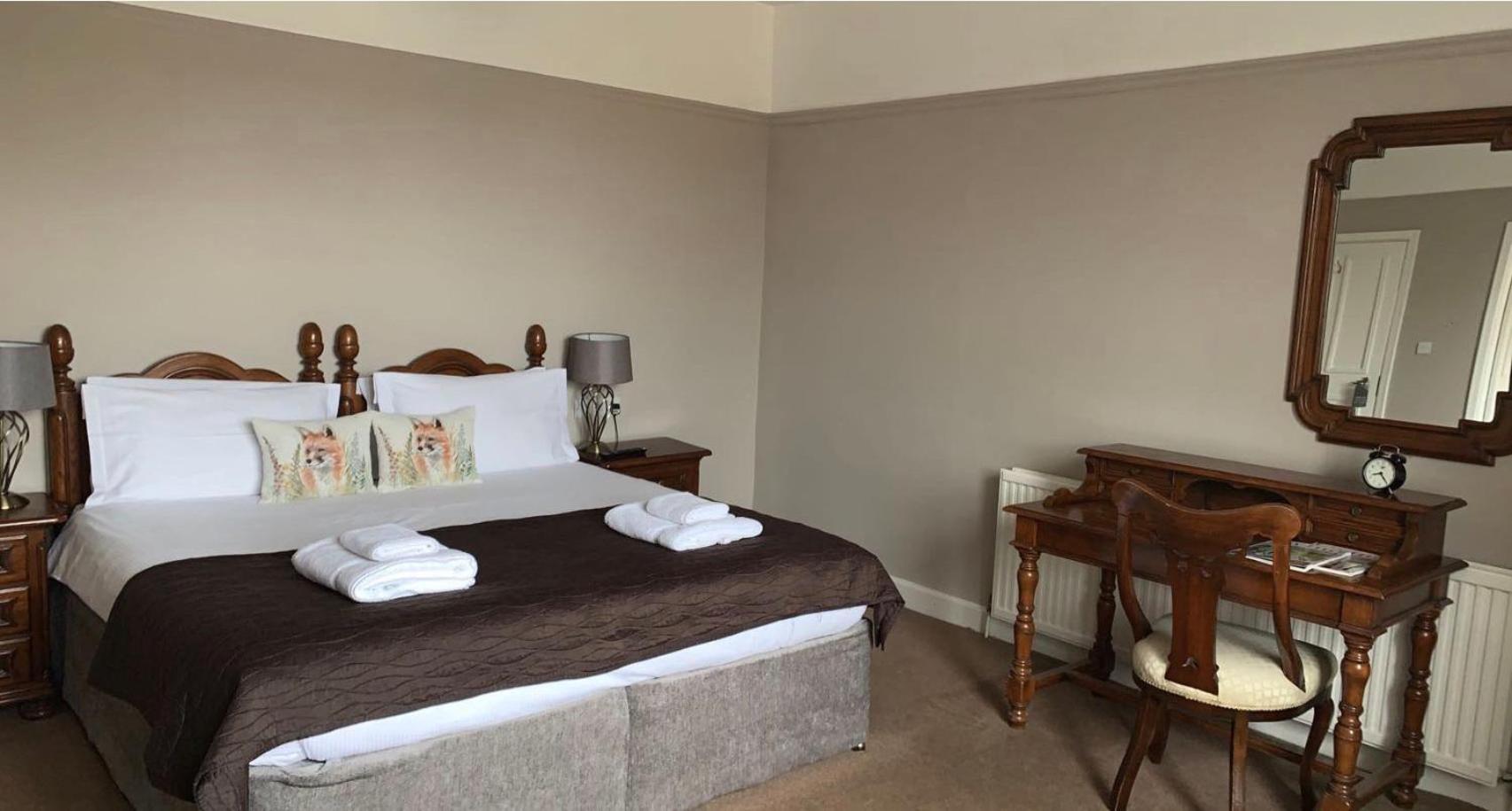 Deluxe Double Room - Photo 9