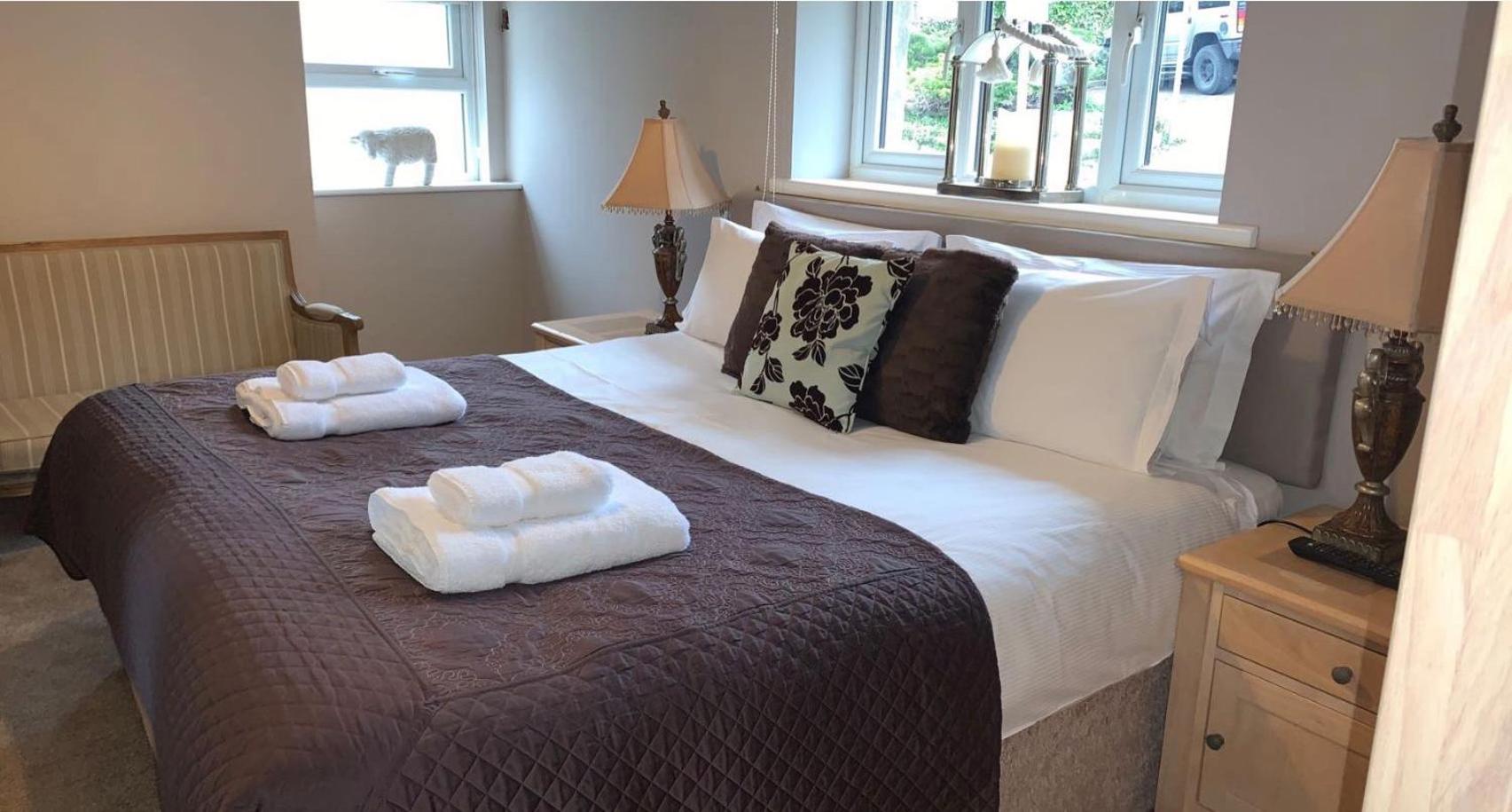 Deluxe Double Room - Photo 14