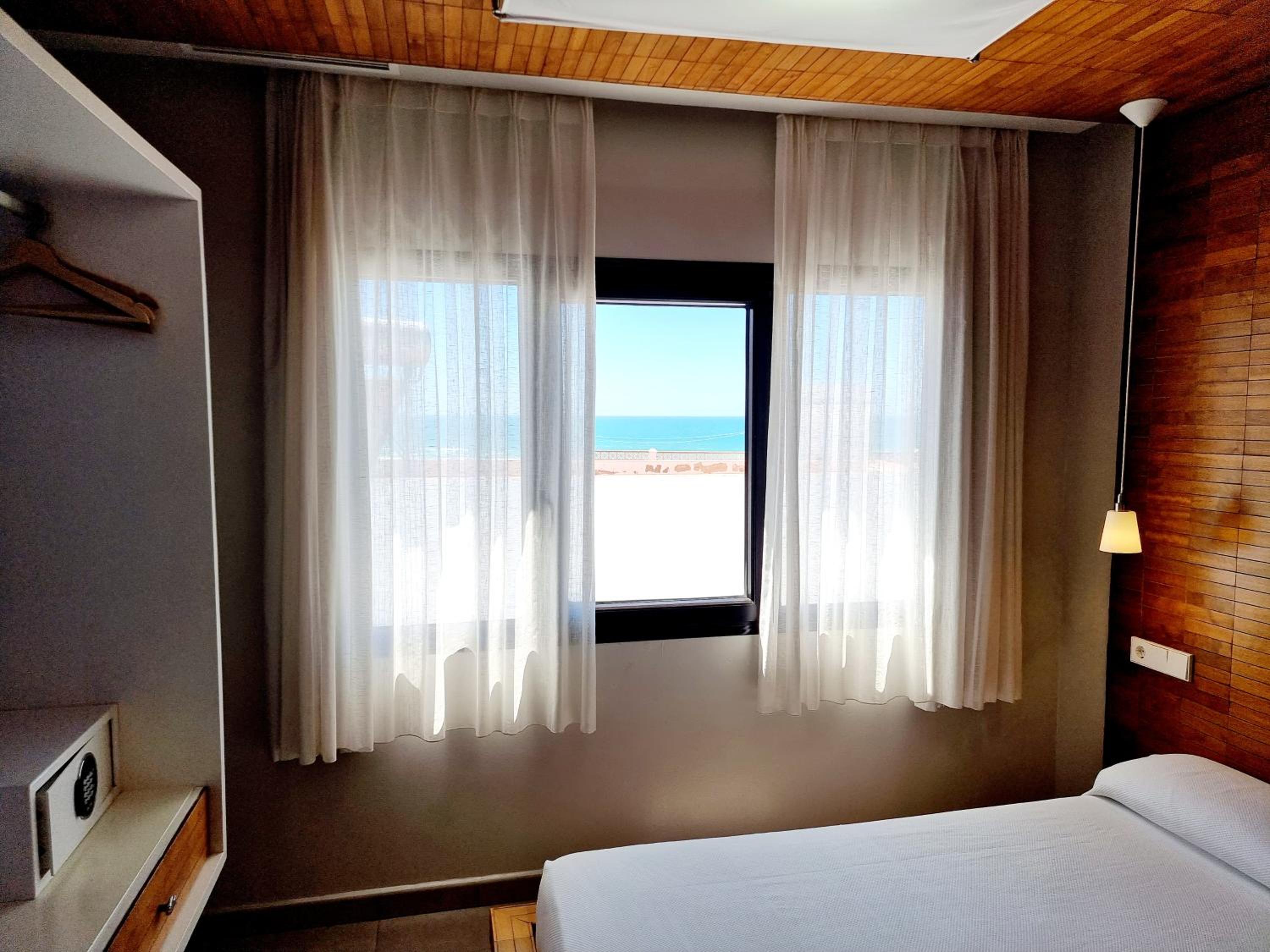 Estudio con vista al mar y bañera de hidromasaje (2 adultos)